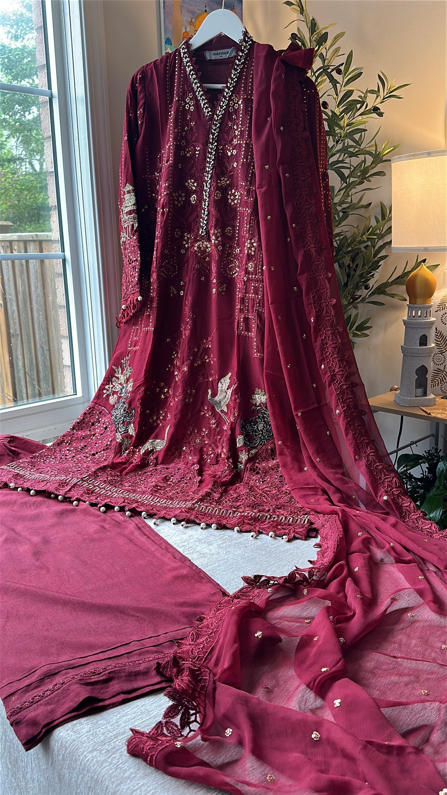Rouge Mehr Élan – A Regal Bloom of Festive Elegance