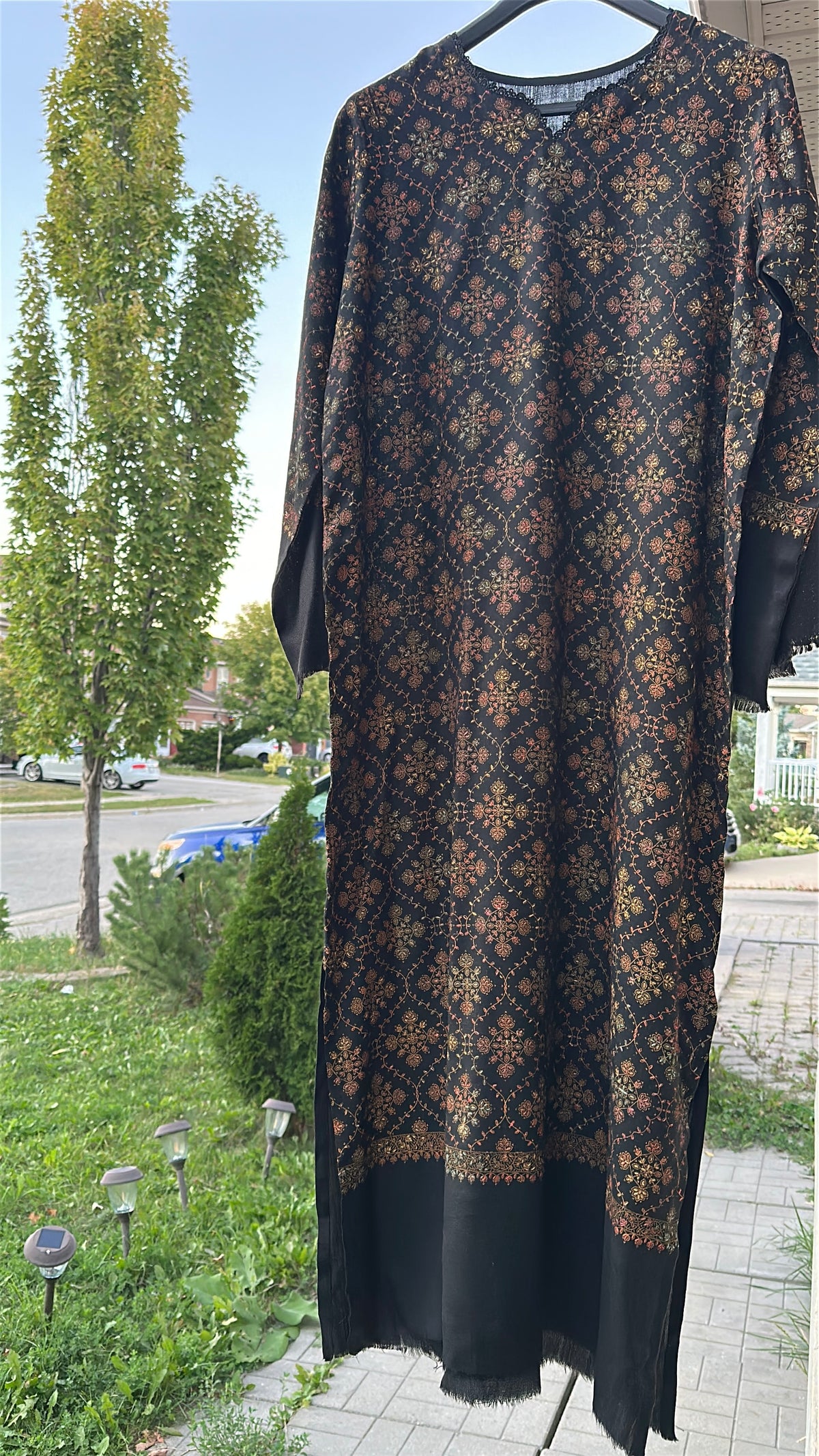 Gul-e-Meher Black Pashmina Kaftan – Embroidered