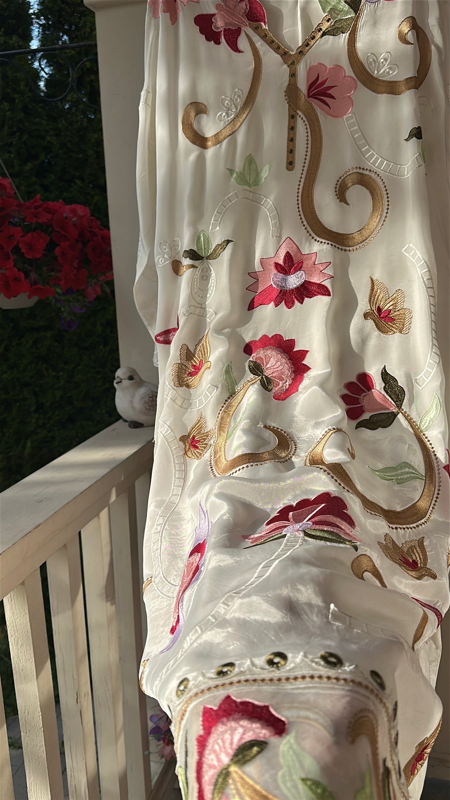 Ivory Blossom – A Garden in Bloom