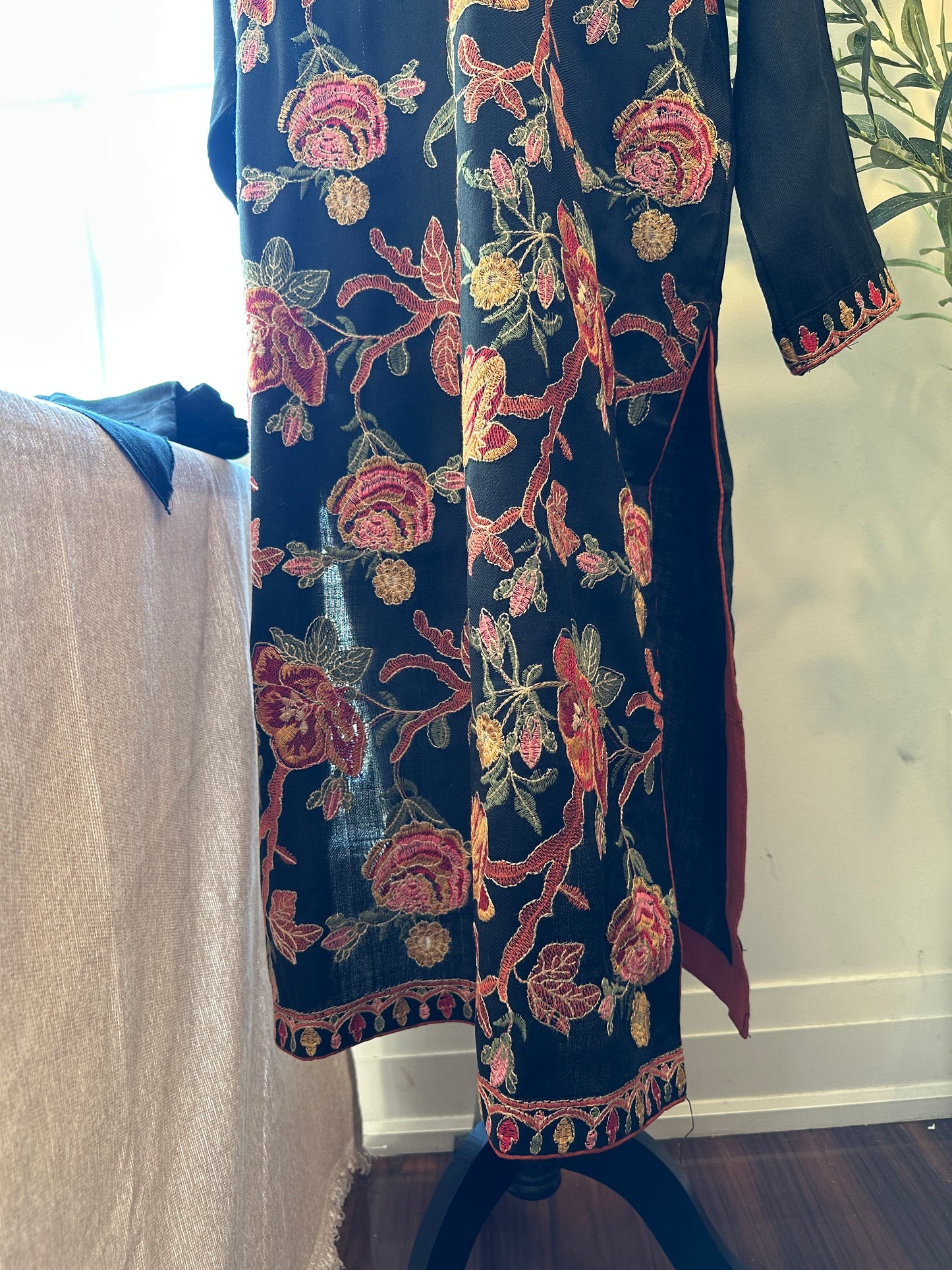 Gulab-e-Jaanaan – The Kashmiri Rose Jaal Pashmina Set