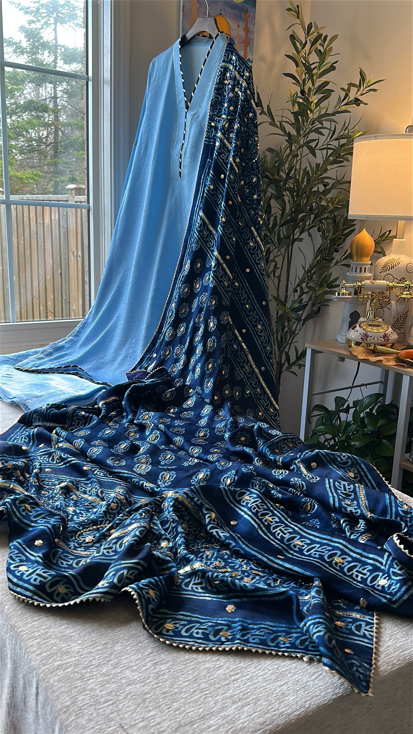 Aabshaar Ajrak Élan – Flowing Grace in Timeless Blue
