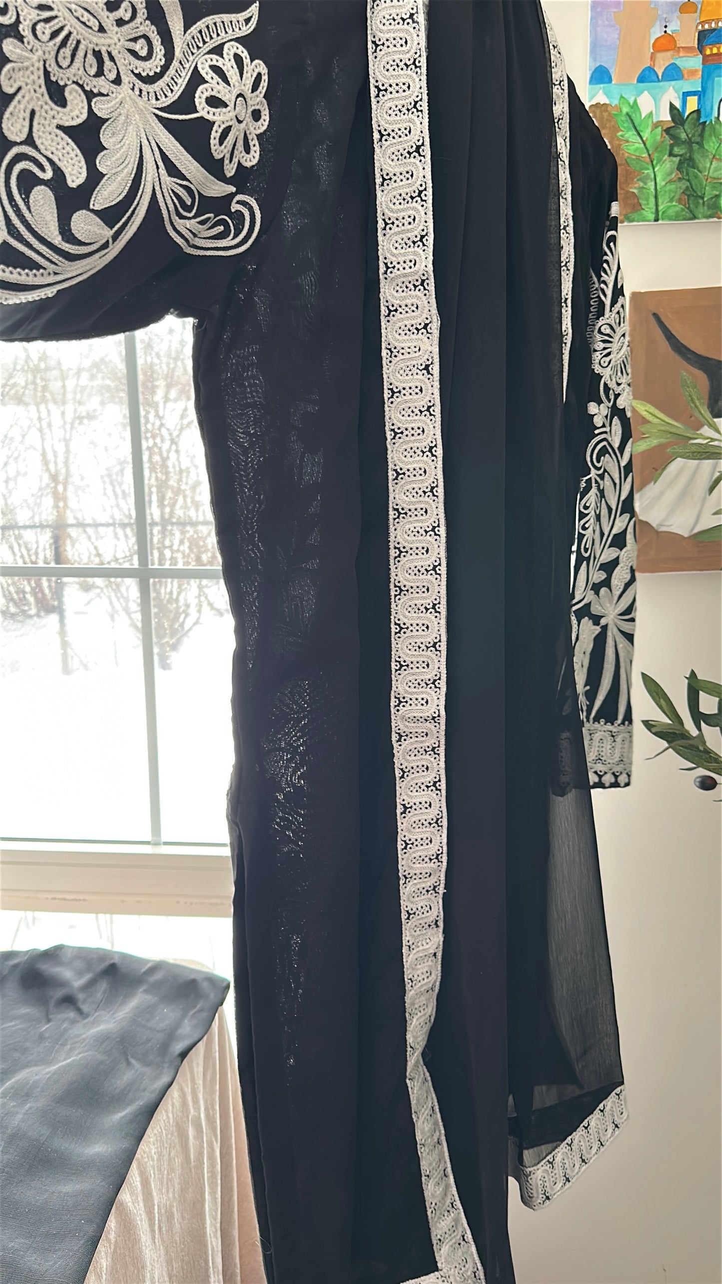 Noir Ivory Élan – Midnight Elegance Reimagined