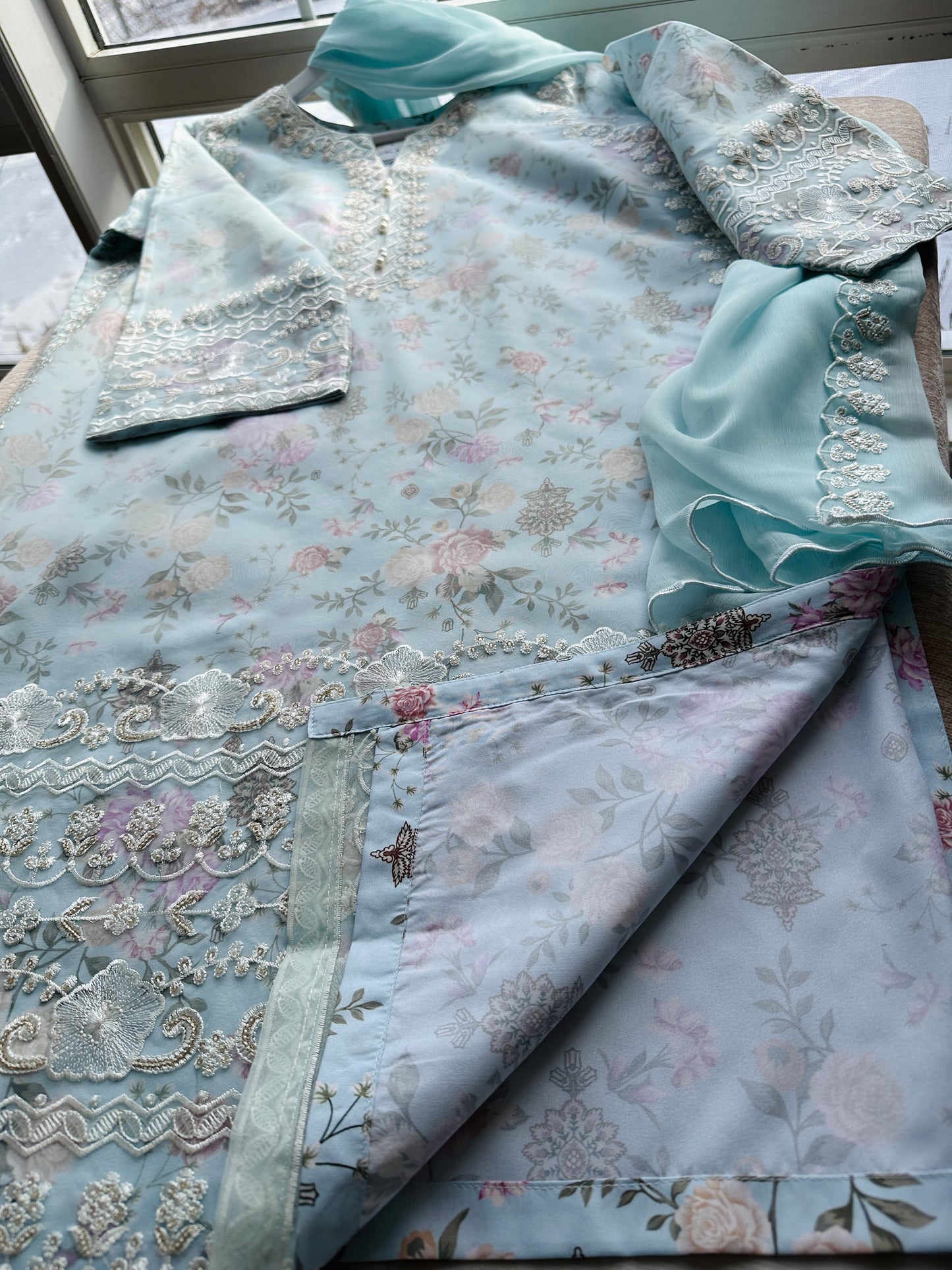 Noor-e-Baraf – An Icy Fairytale Bloom