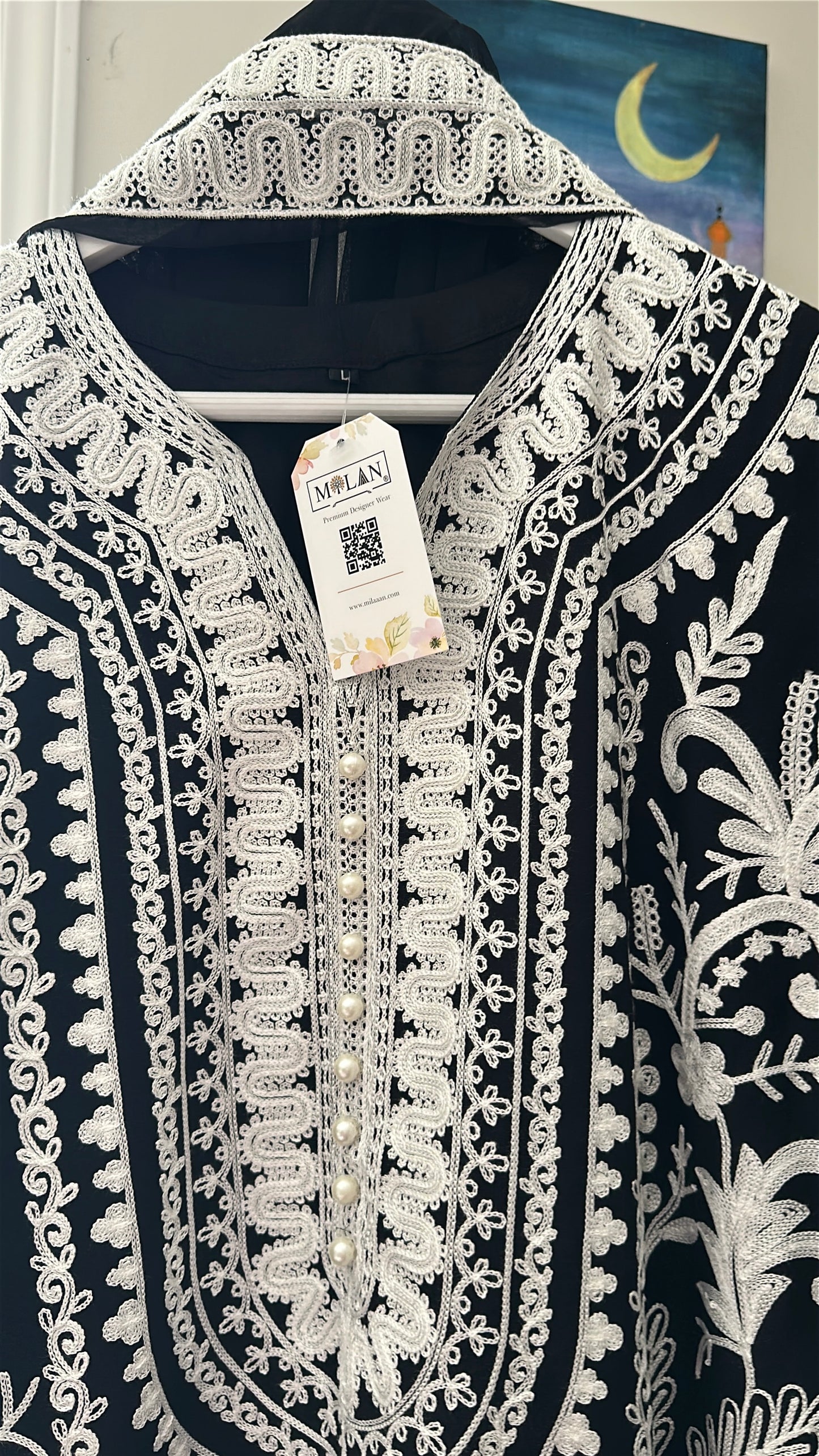 Noir Ivory Élan – Midnight Elegance Reimagined