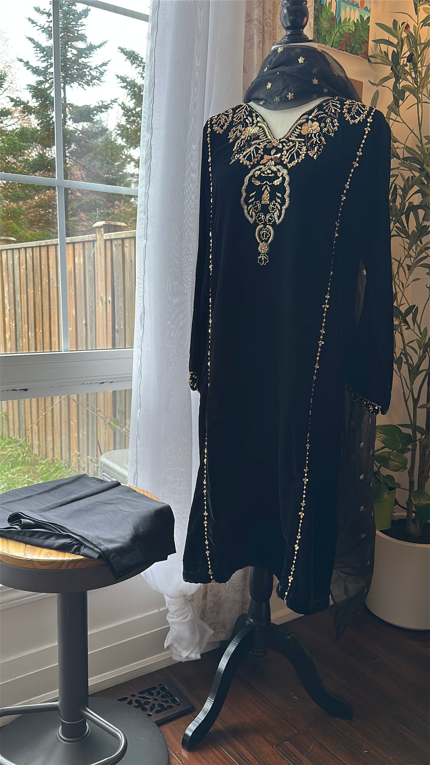 Noir Élysée Velvet – Handworked Luxe Ensemble