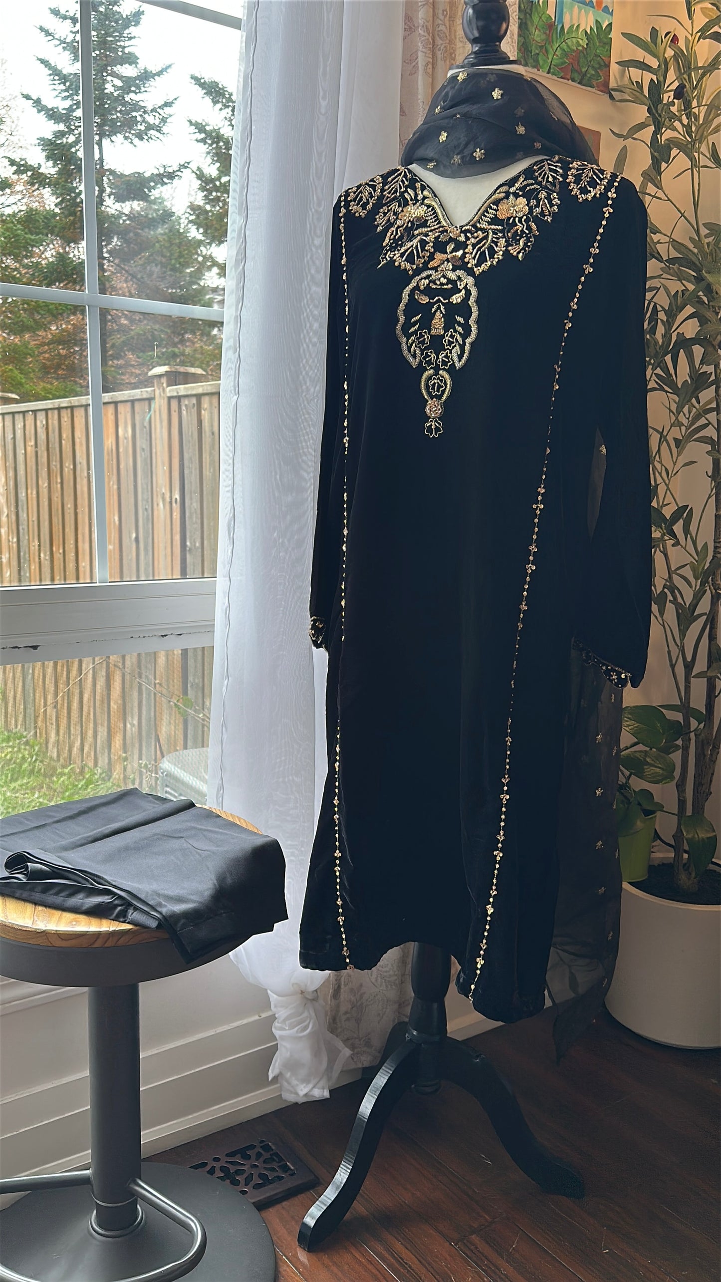 Noir Élysée Velvet – Handworked Luxe Ensemble