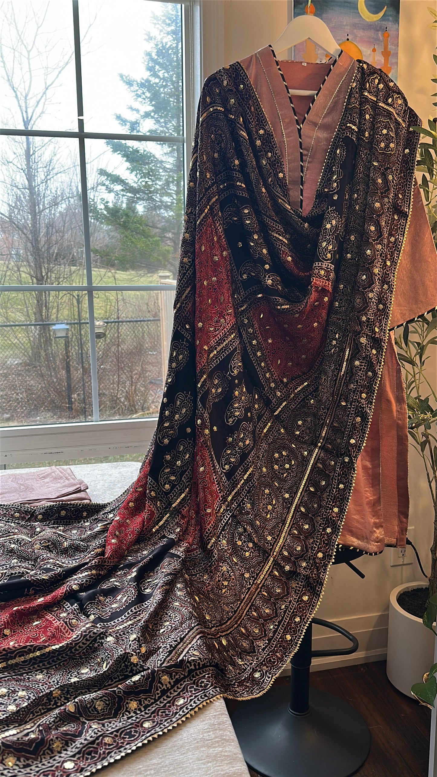 Dusty Rose Ajrak Élan – Soft Elegance, Rooted in Heritage