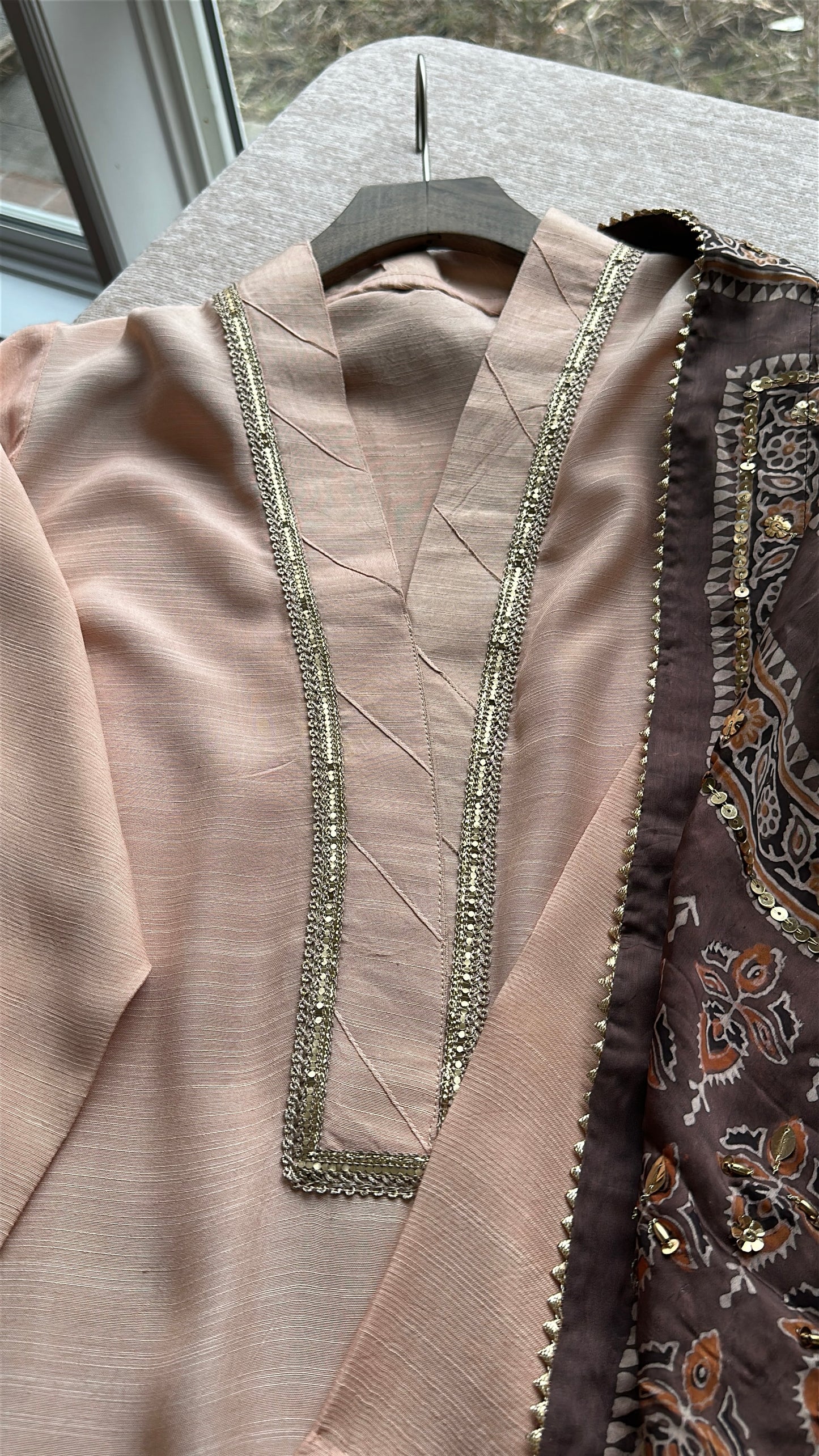 Ajrak Zareen Dusk Élan – Where Earth Meets Gold