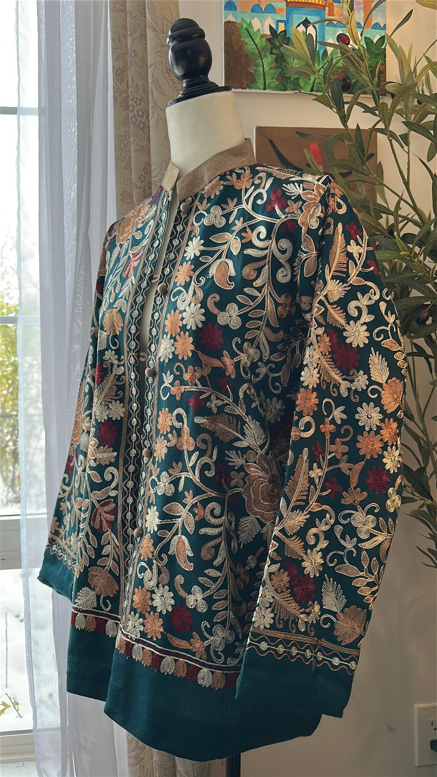 Zar-e-Sabaa – Kashmiri Embroidered Pashmina Coat