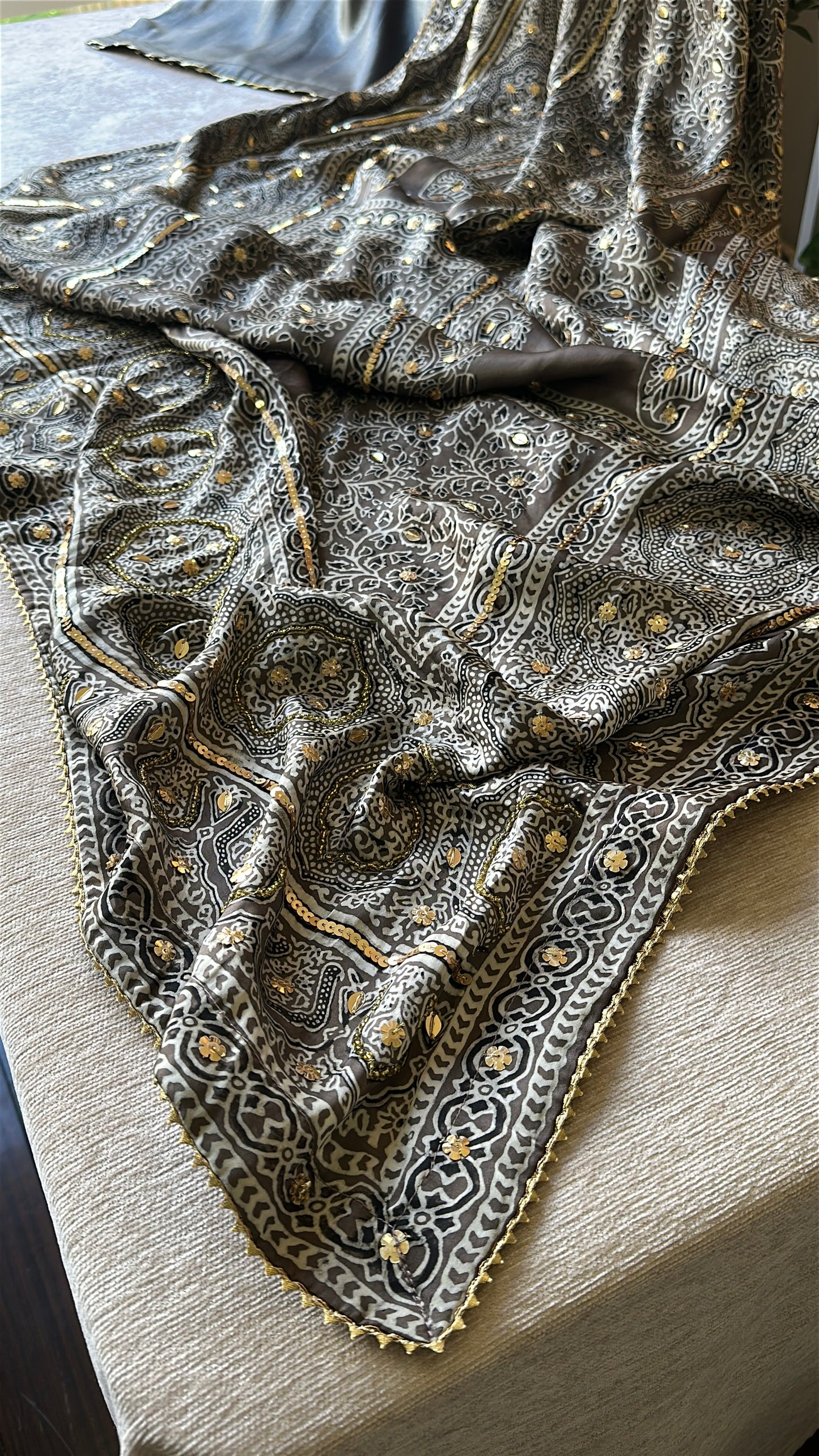 Noir Ajrak Zareen Élan – Midnight Heritage in Motion