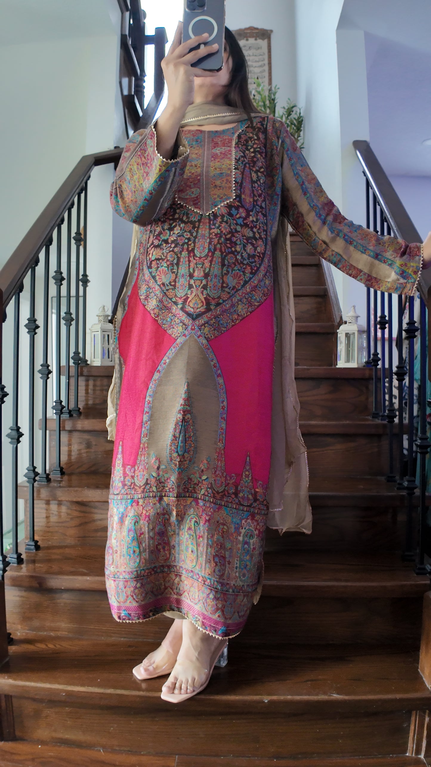 Kani Gulnaar Élan – A Heritage in Jewel Tones