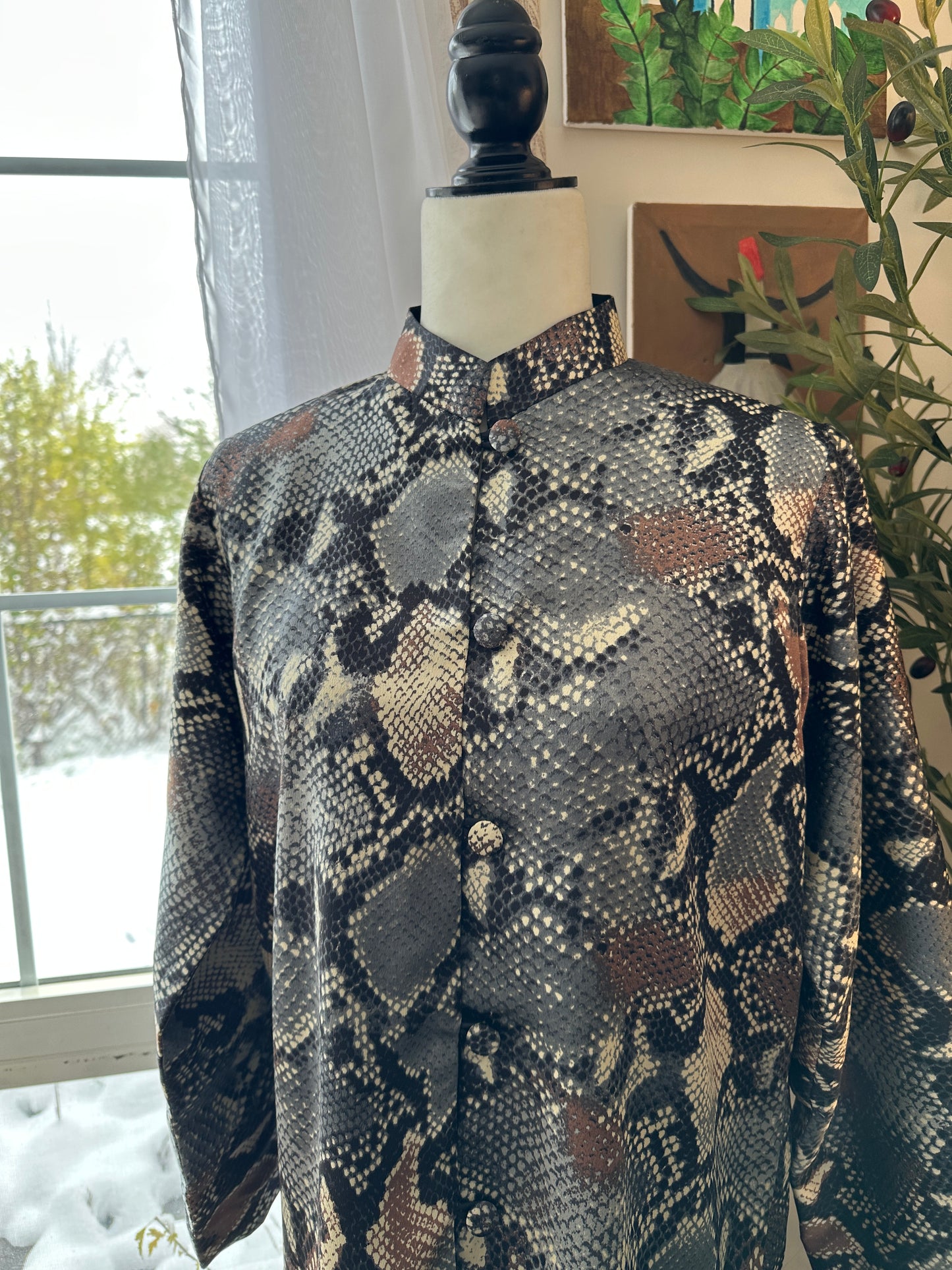 Midnight Eclipse – Silk Snake-Print Front-Open Coat