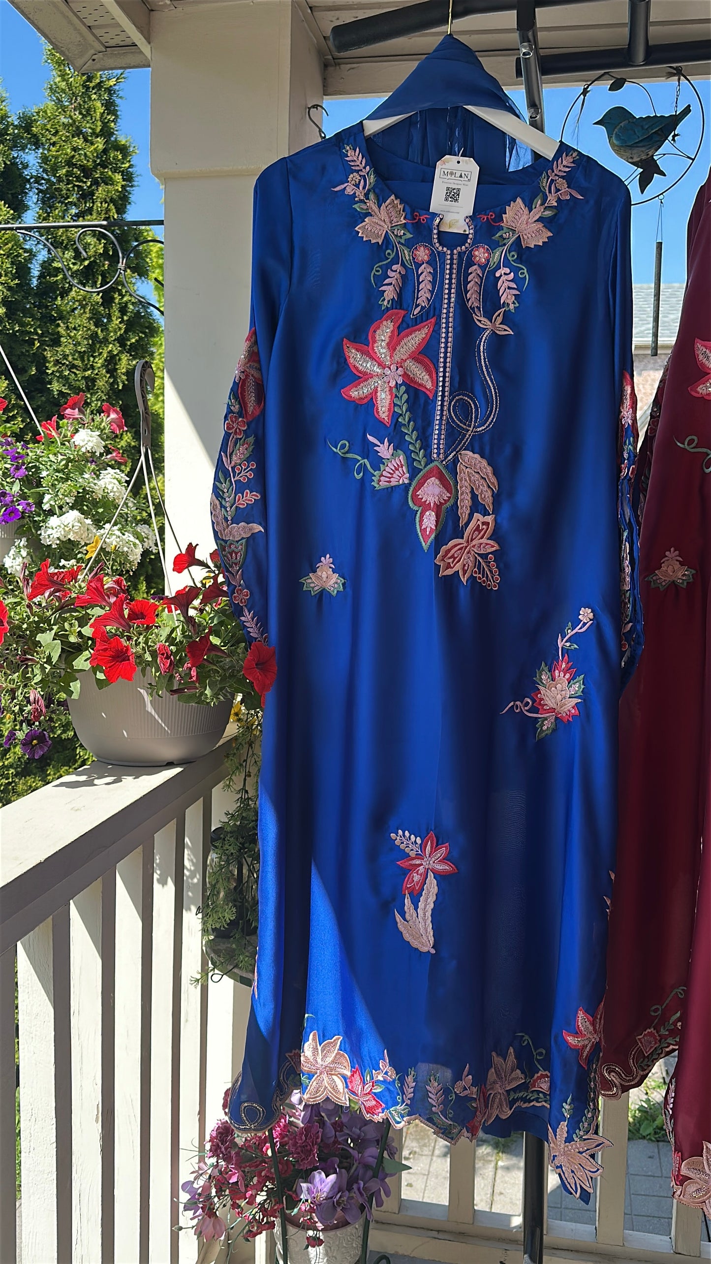 💙 Royal Dusk Élan – Bold Elegance with a Regal Glow