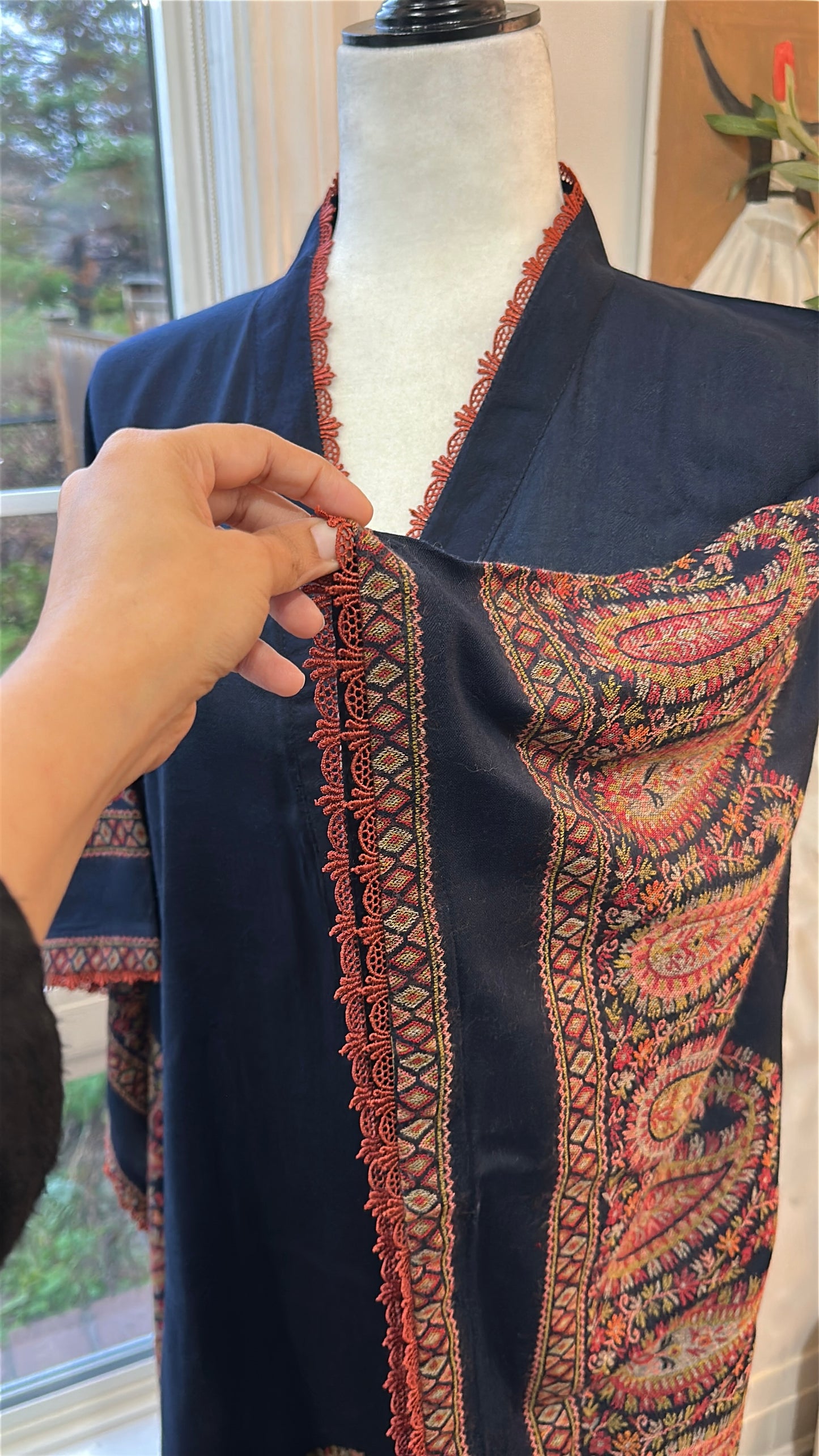 Neel-Raaz Kaftan – Midnight Tales in Thread