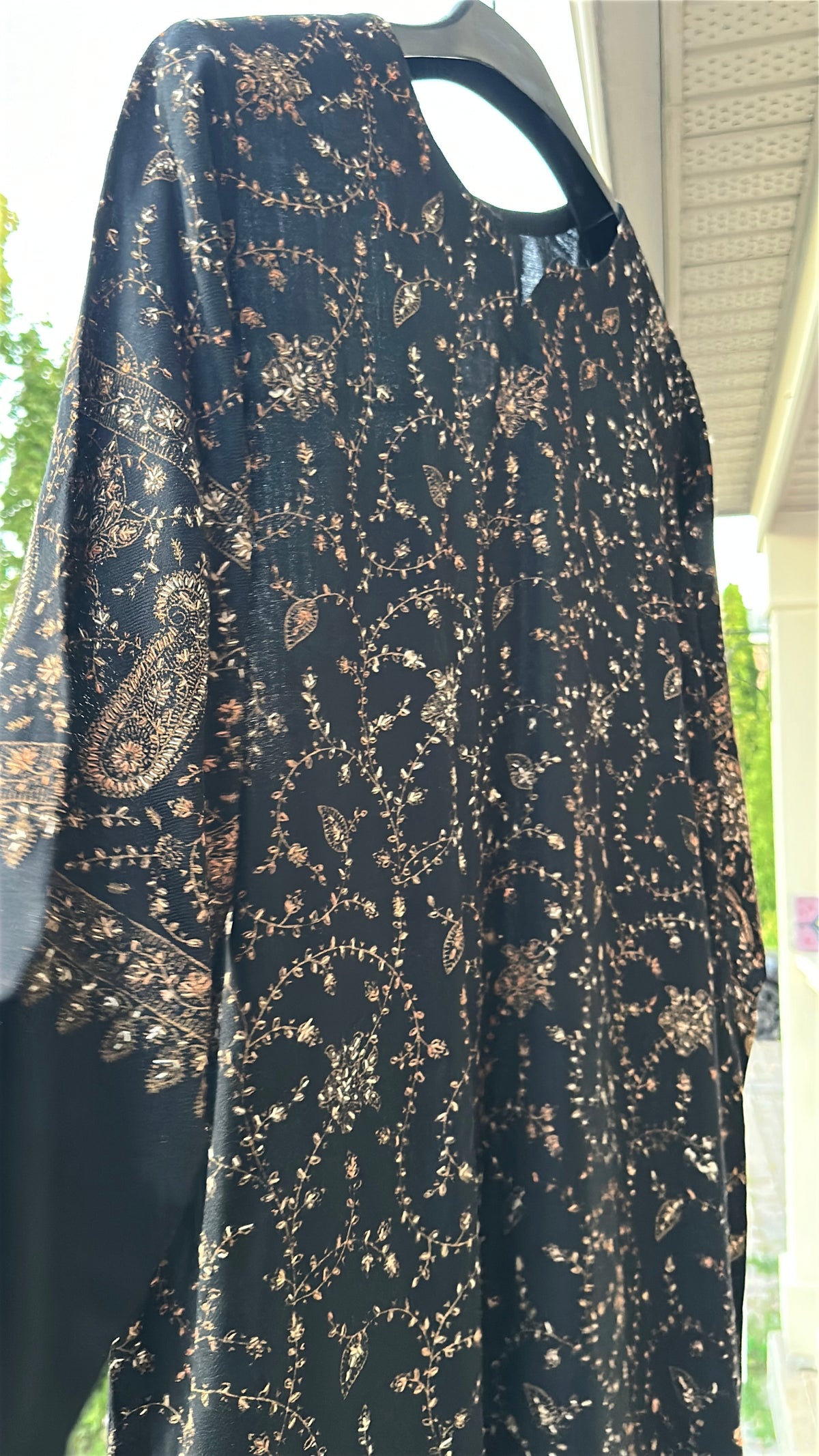 Zar-e-Shab Pashmina Kaftan