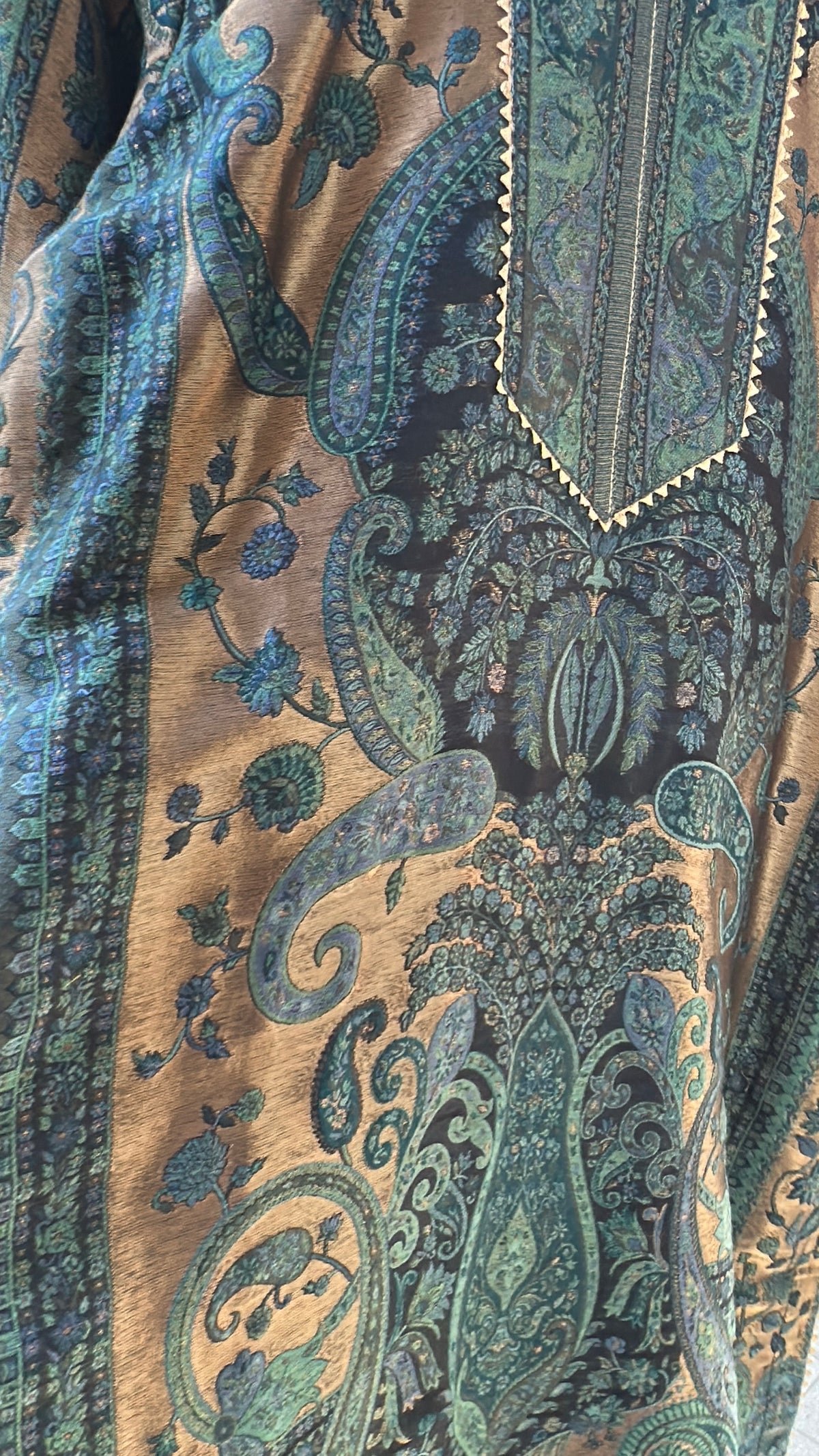 Kani Neel Zareen – Peacock Heritage