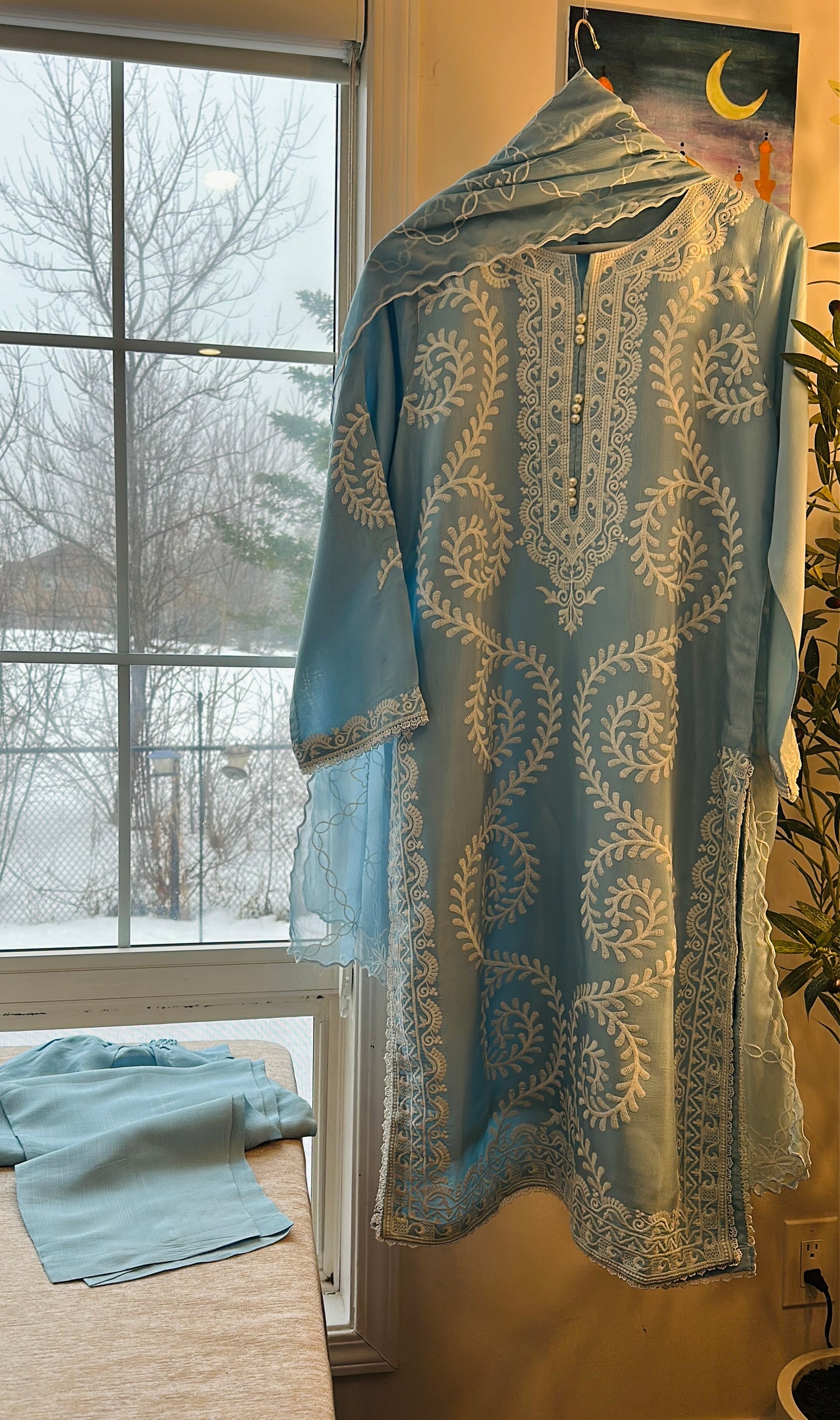 Lumière Blue – A Soft Glow of Raw Silk Elegance