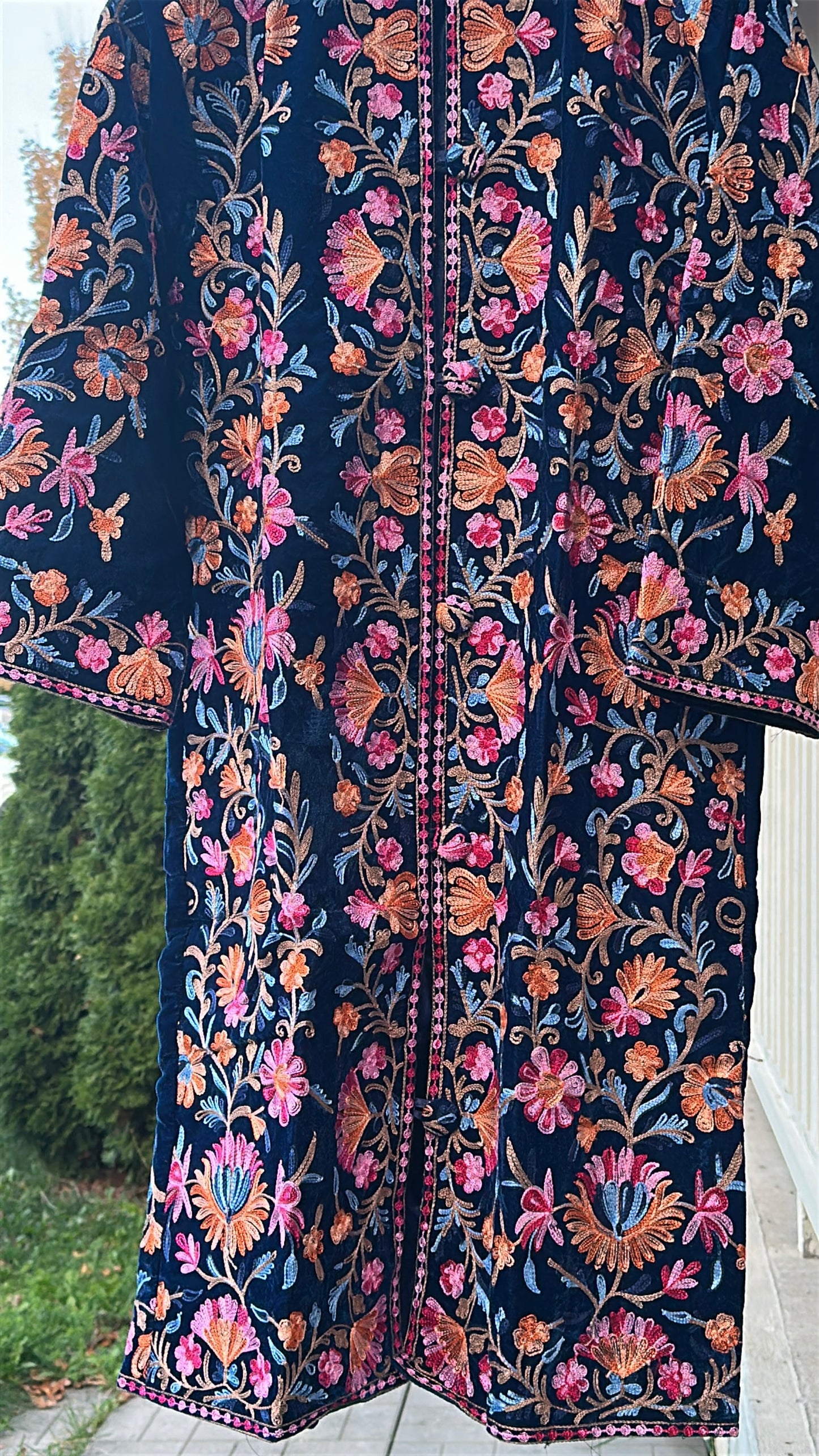 Velvet Reverie – The Kashmiri Wrap