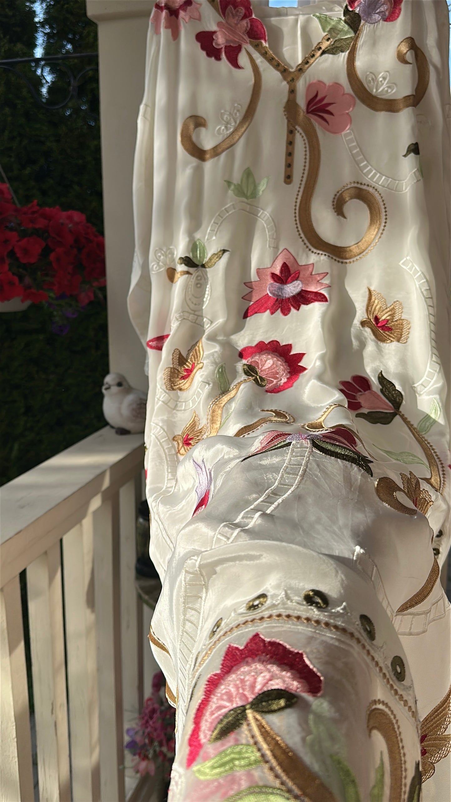 Ivory Blossom – A Garden in Bloom