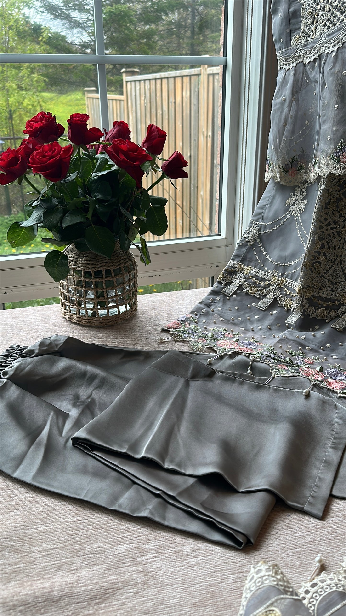 Ashen Lilac Mist – A Soft Dusk Wrapped in Elegance