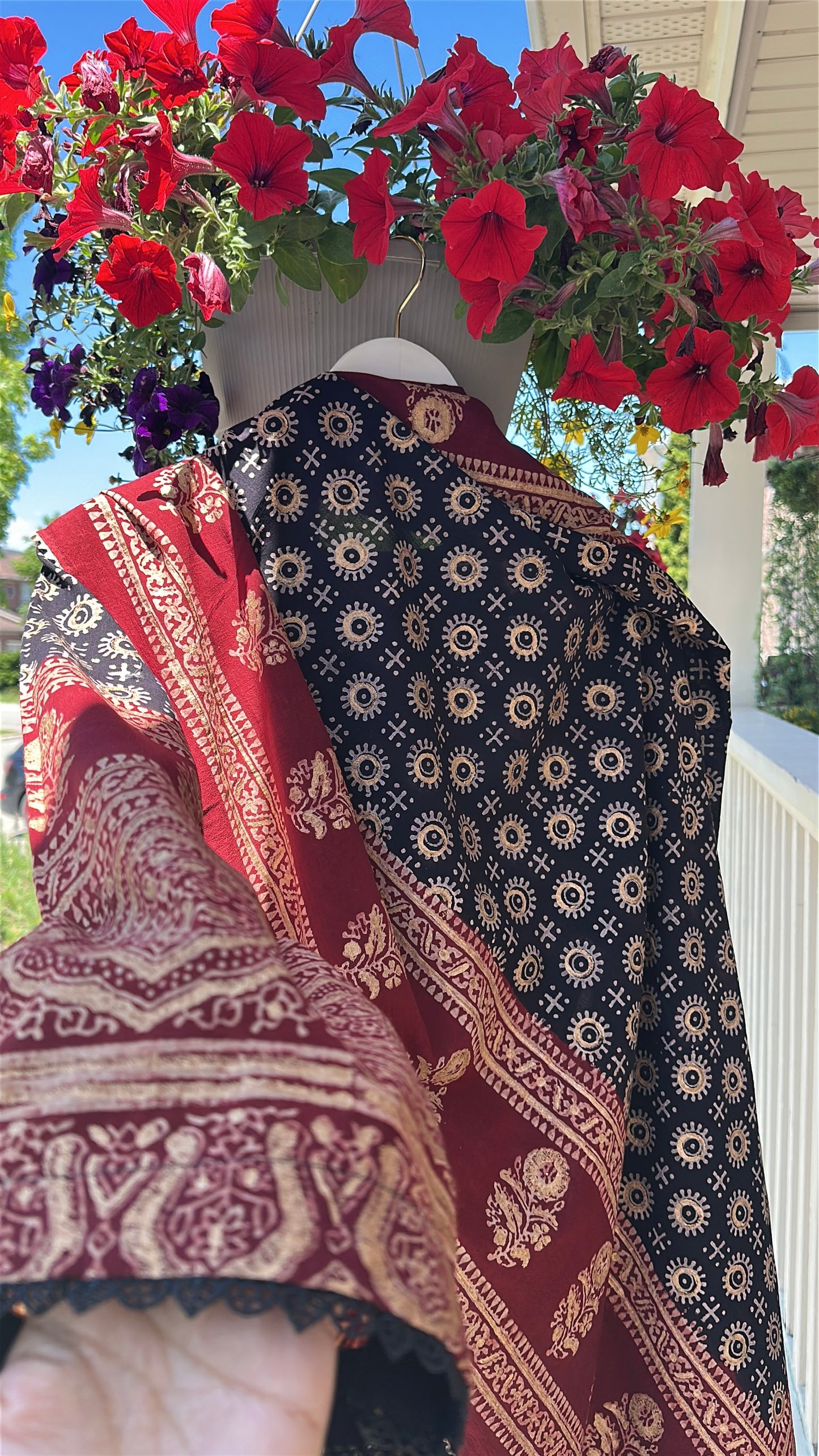 Zareen Noir – Heritage Woven in Gold