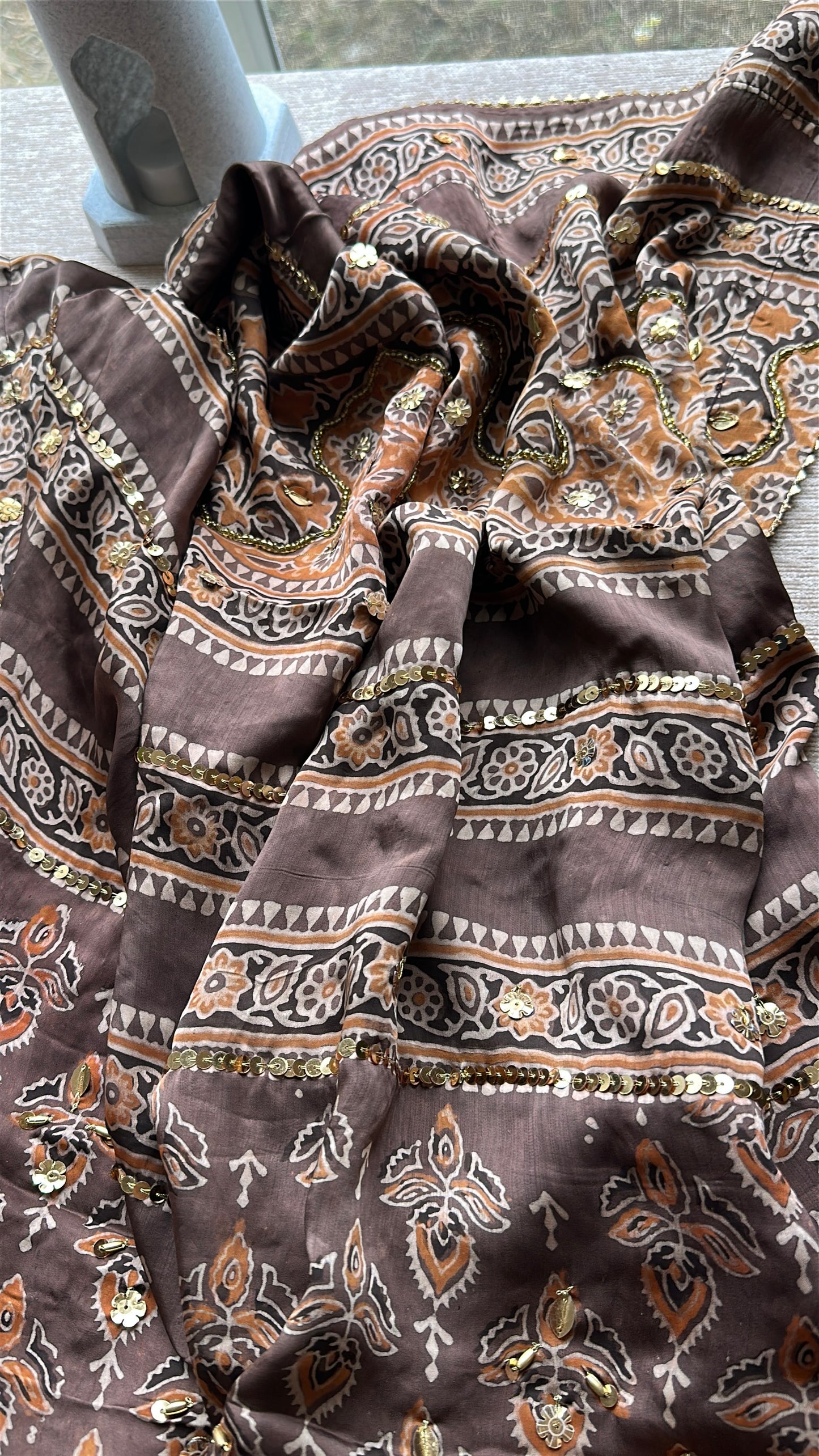 Ajrak Zareen Dusk Élan – Where Earth Meets Gold