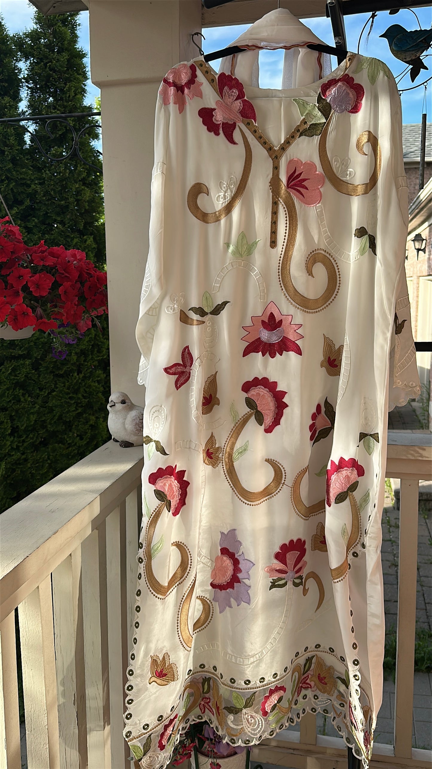 Ivory Blossom – A Garden in Bloom