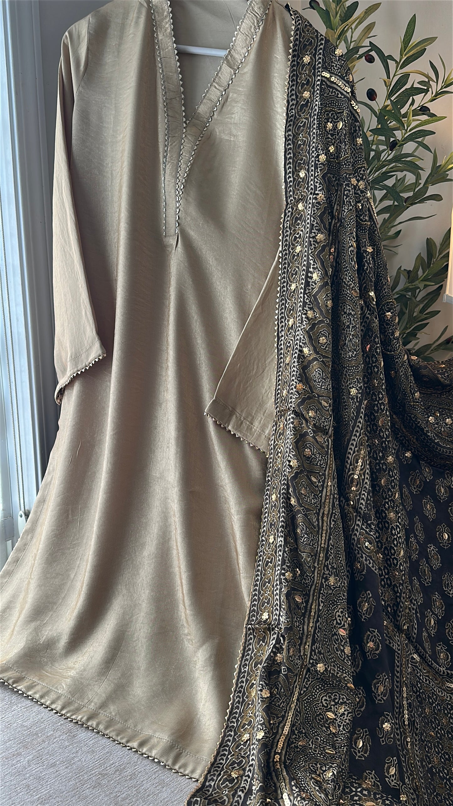 Sahar Virsa Élan – Heritage Draped in Grace