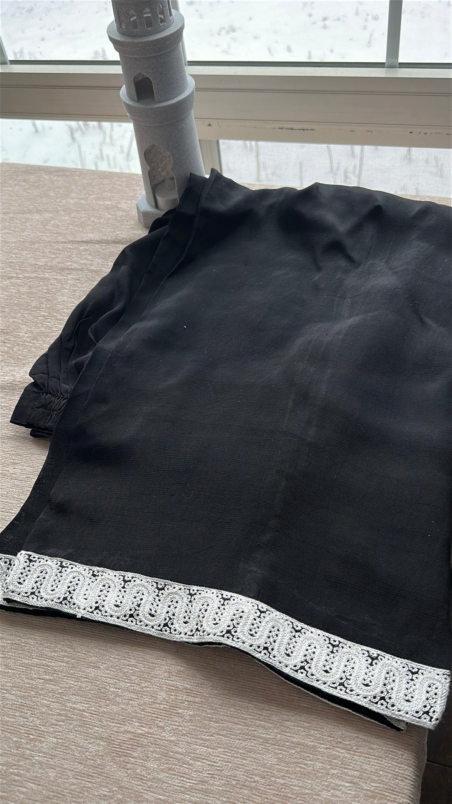 Noir Ivory Élan – Midnight Elegance Reimagined