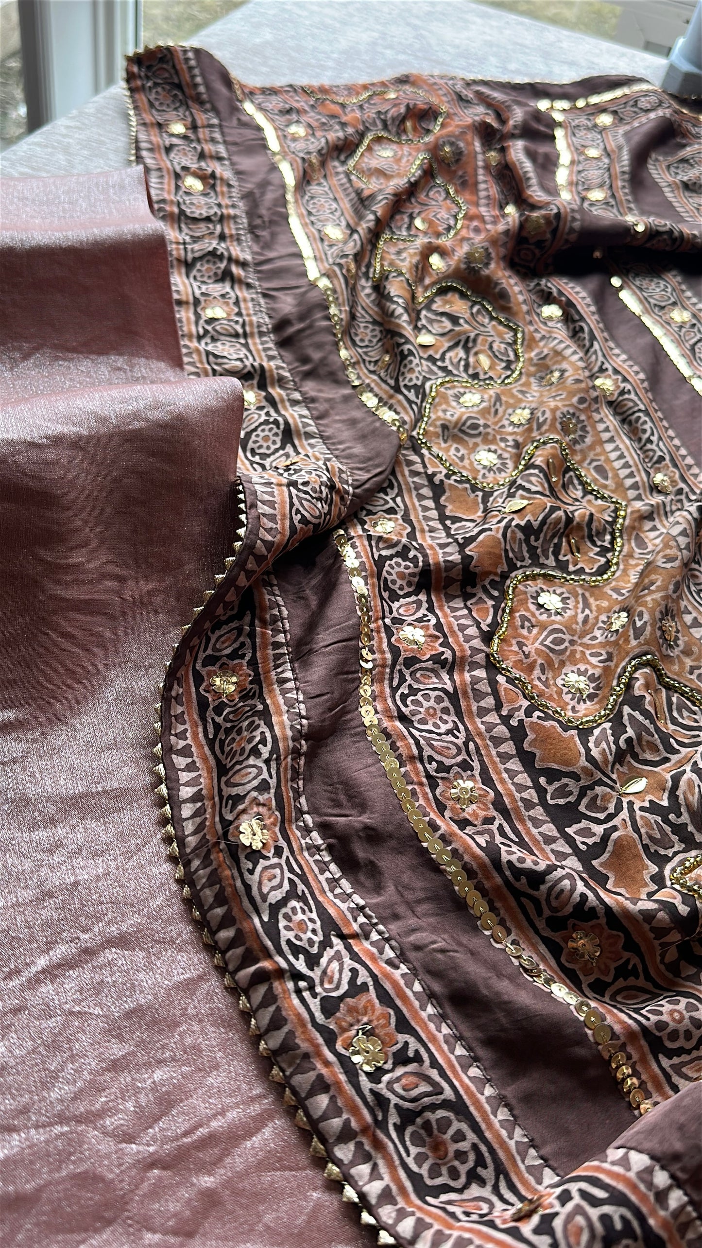 Ajrak Rosé Mehr Élan – A Soft Glow of Heritage & Grace