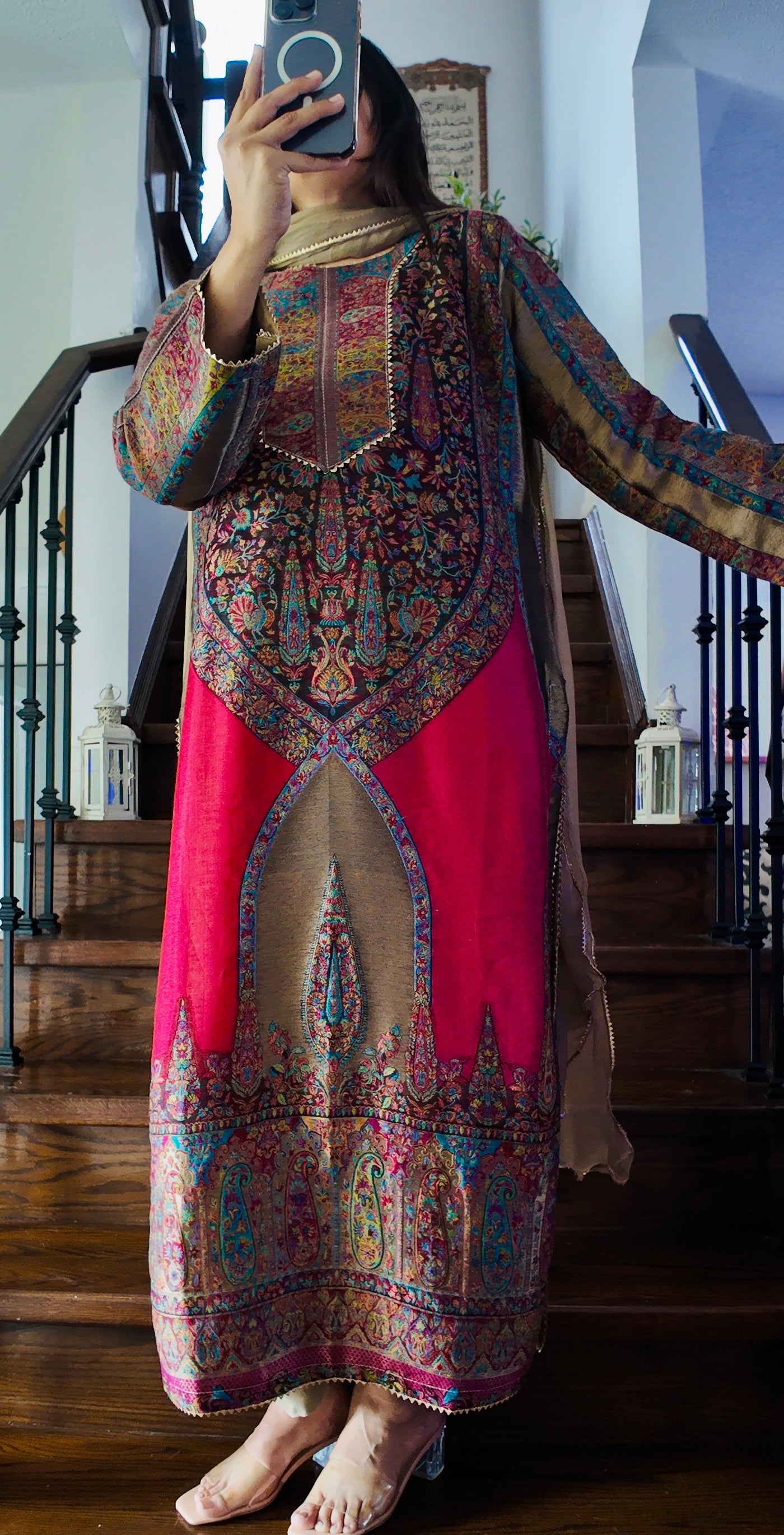 Kani Gulnaar Élan – A Heritage in Jewel Tones