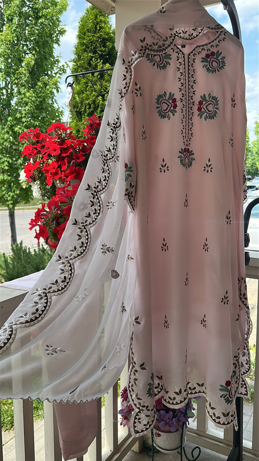 Maison Rose – Where Softness Meets Elegance