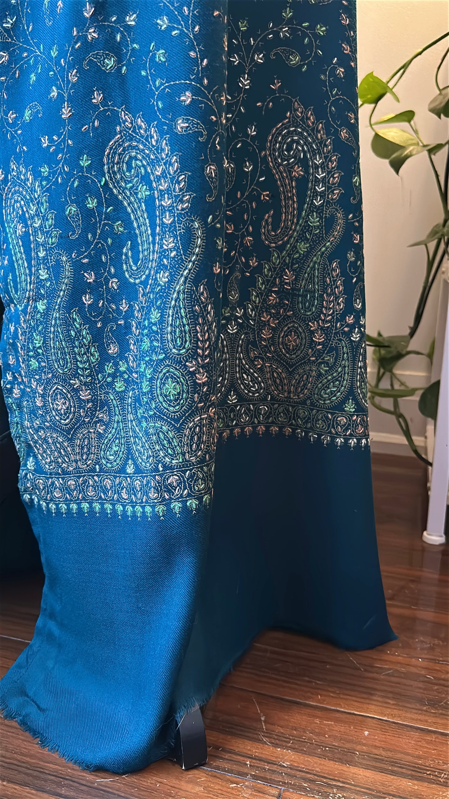 Neelam-e-Kalam – Pashmina Long Shawl Shirt