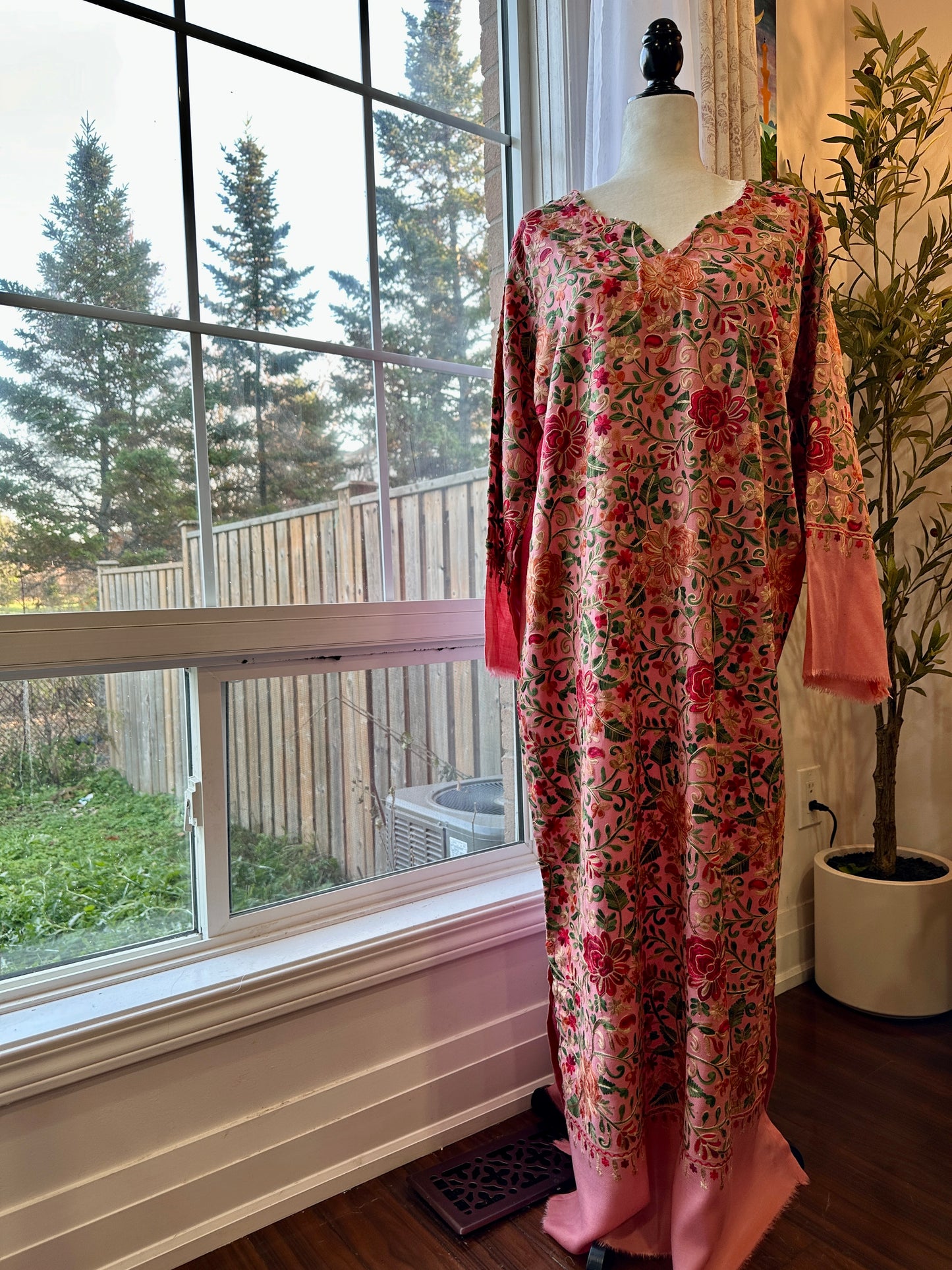 Gulabi Mehfil – Heritage Kaftan Series