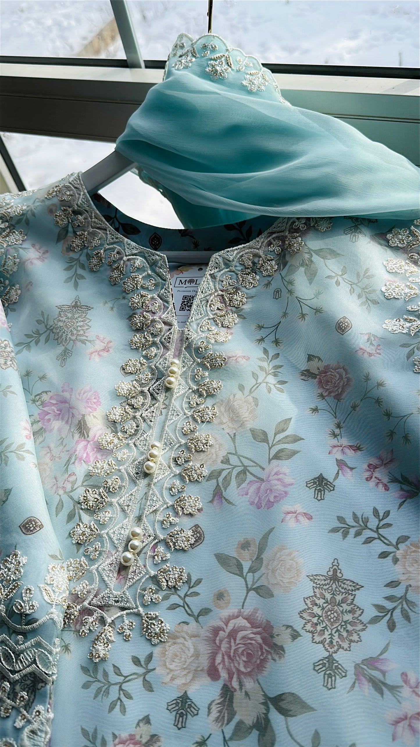 Noor-e-Baraf – An Icy Fairytale Bloom