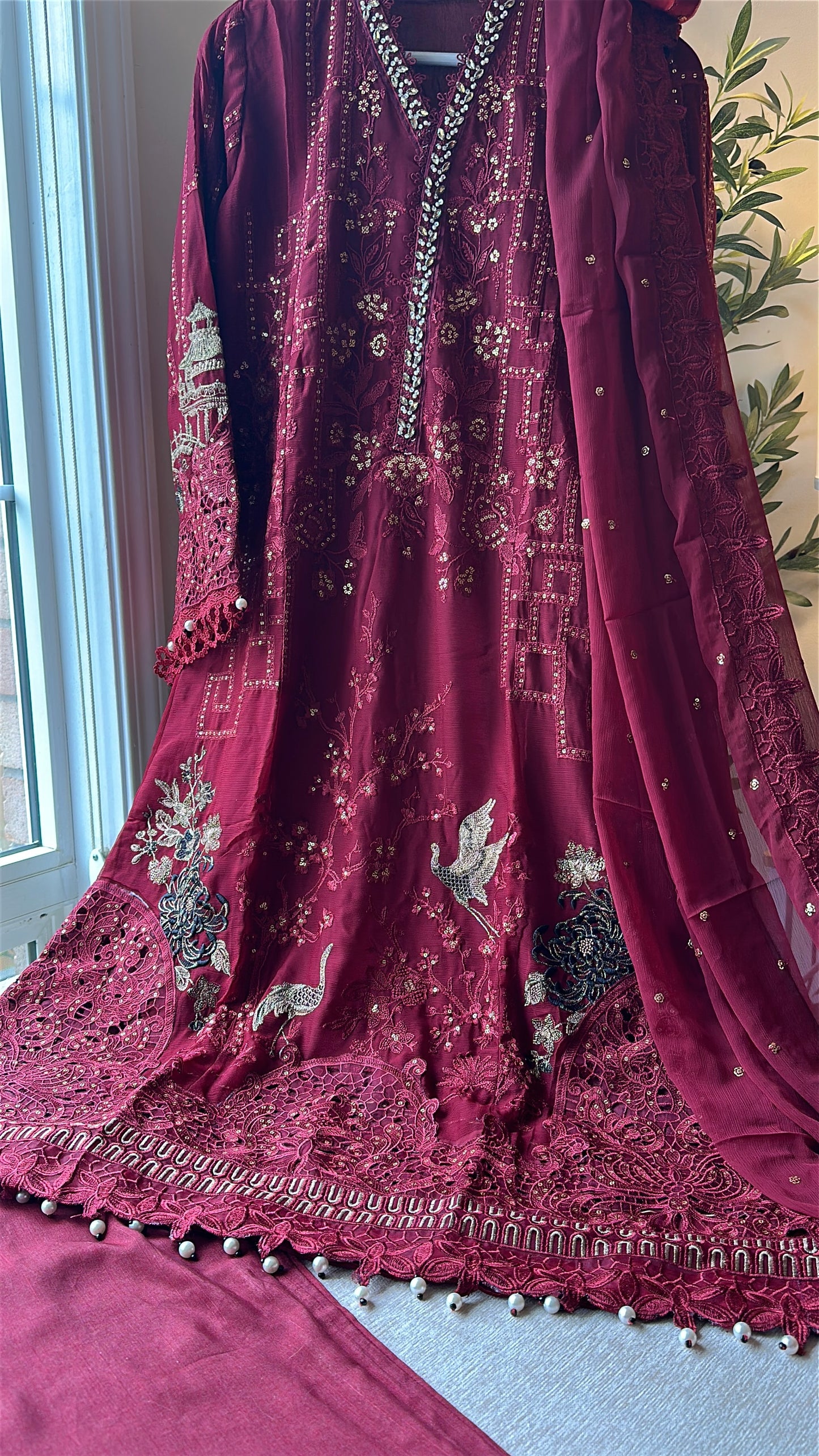 Rouge Mehr Élan – A Regal Bloom of Festive Elegance