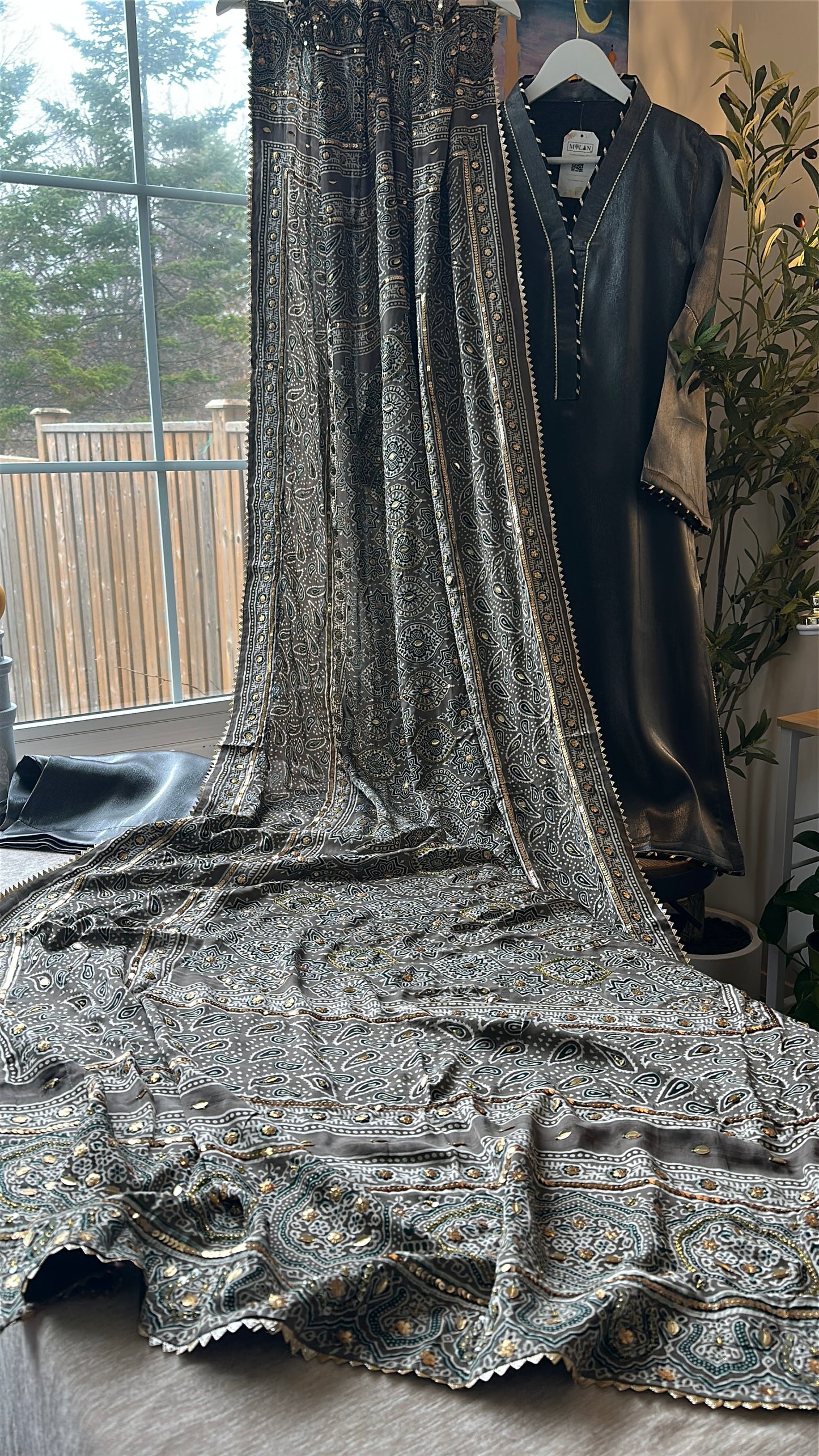 Ajrak Ash Noor Élan – Smoky Glow in Heritage Silk