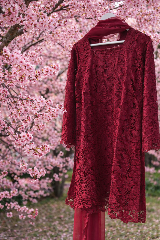 Crimson Bloom Crochet Élan – Crochet Edit 2026