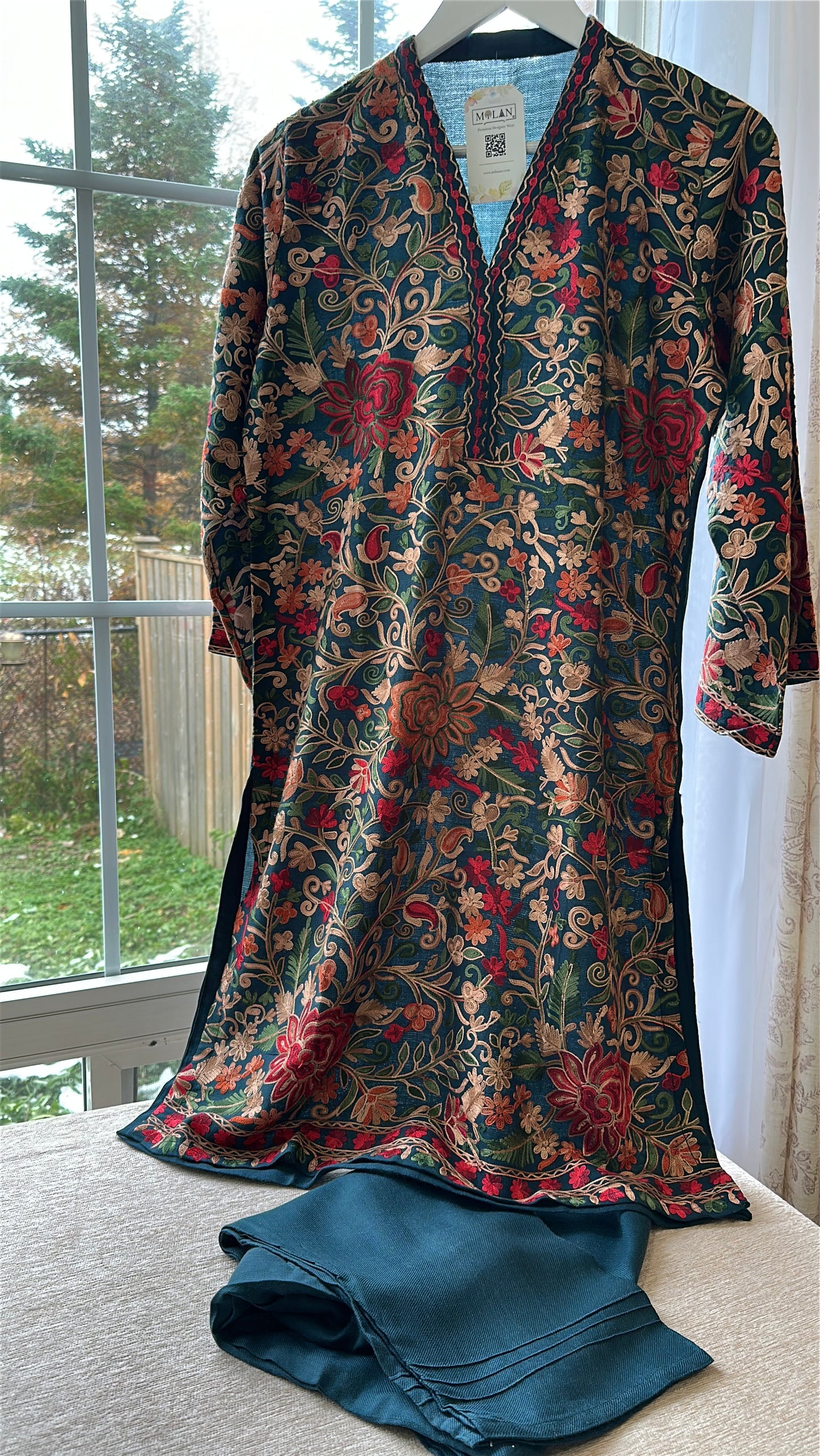 Gulnaar-e-Teal – 2 Piece Set