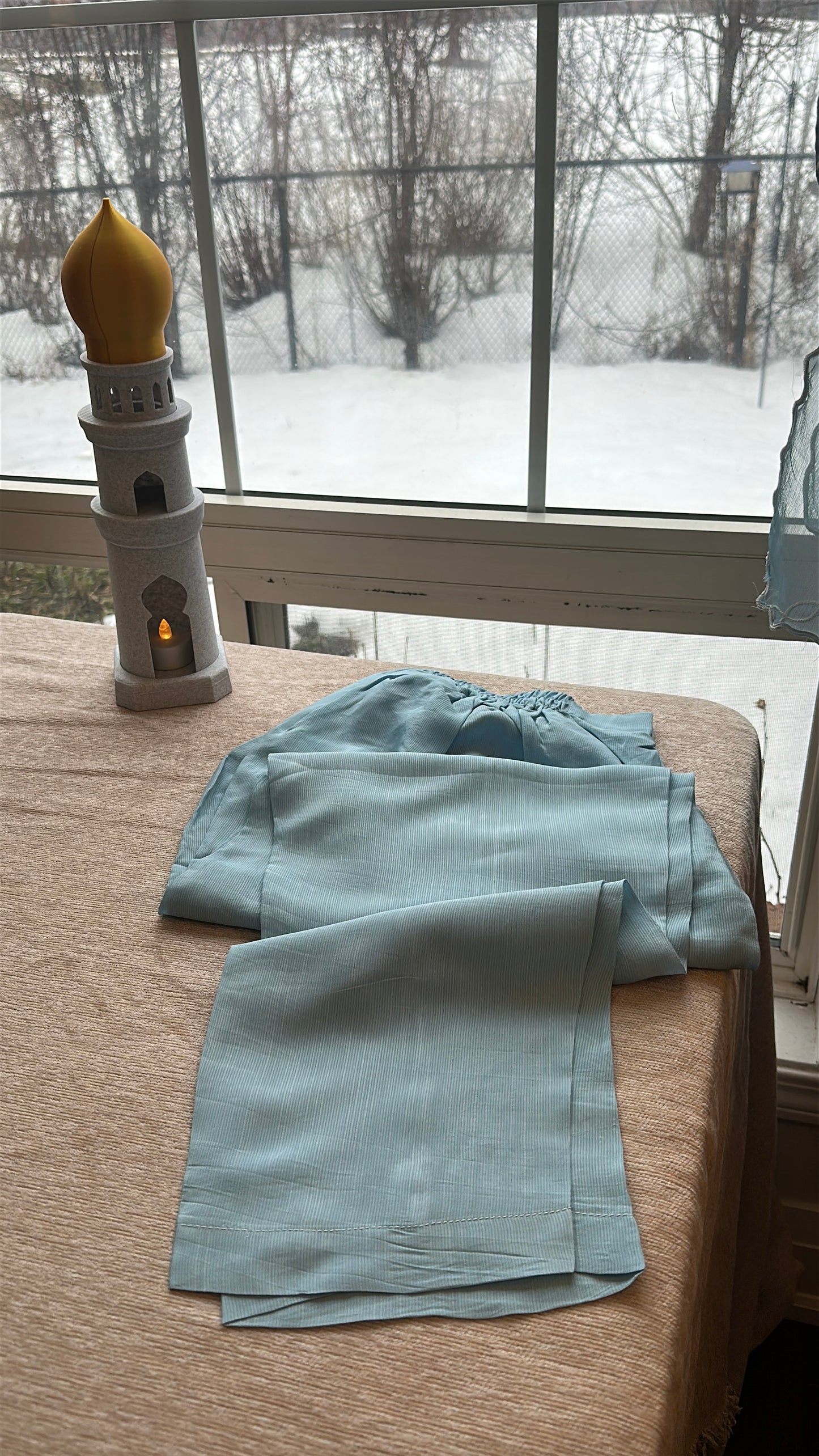 Lumière Blue – A Soft Glow of Raw Silk Elegance