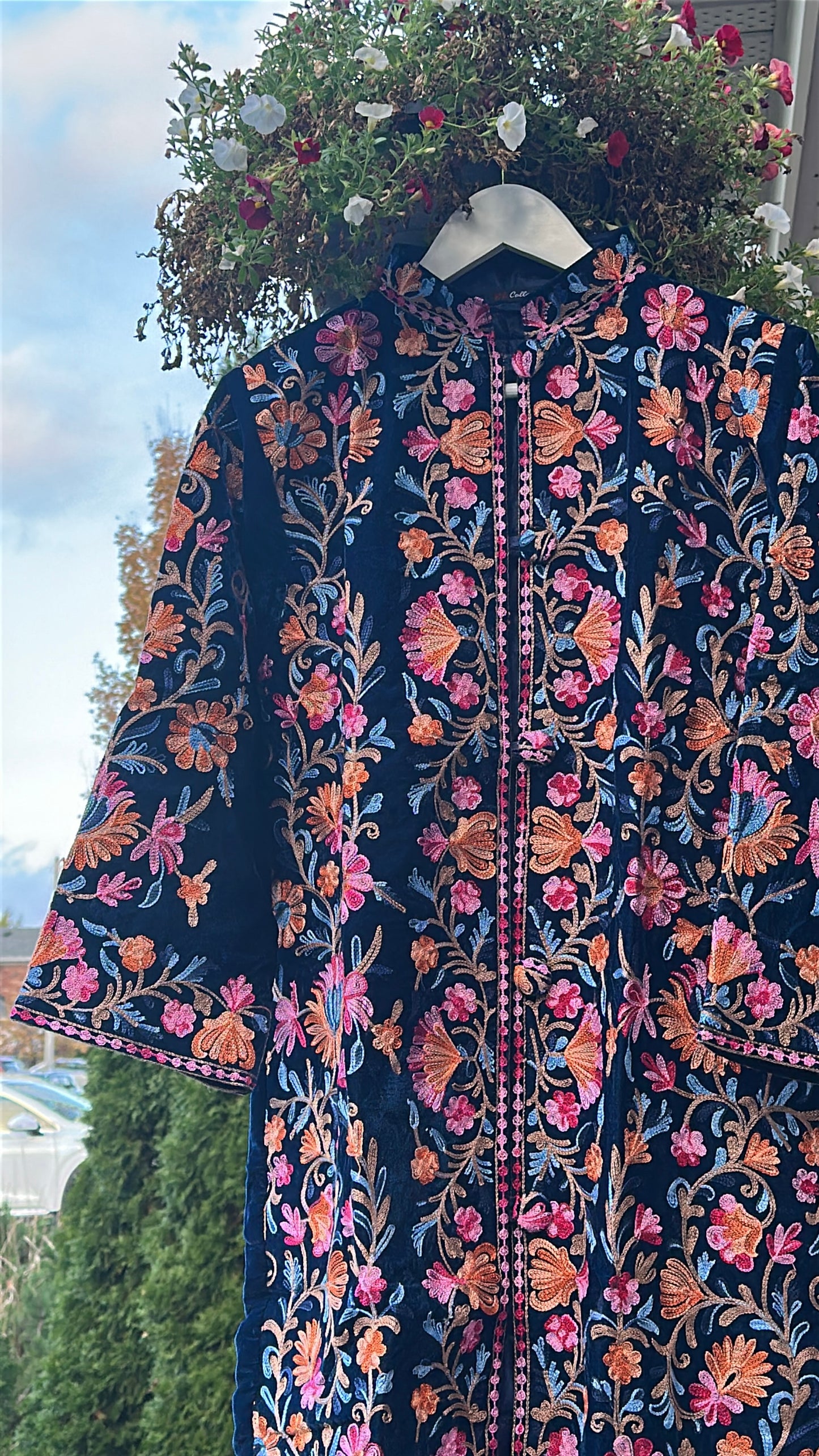 Velvet Reverie – The Kashmiri Wrap