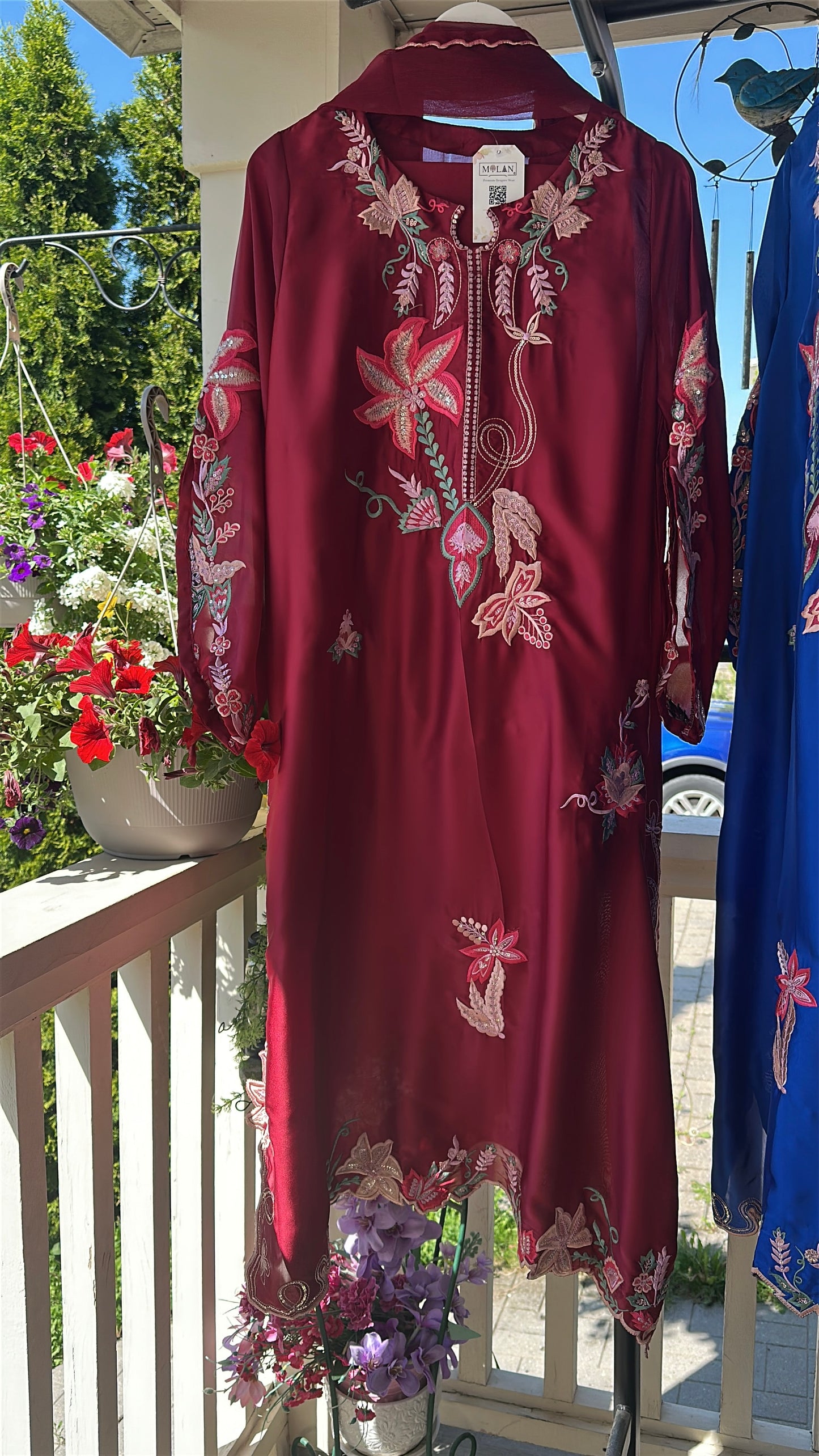 ❤️ Ruby Veil Élan – Deep Tones, Timeless Glamour