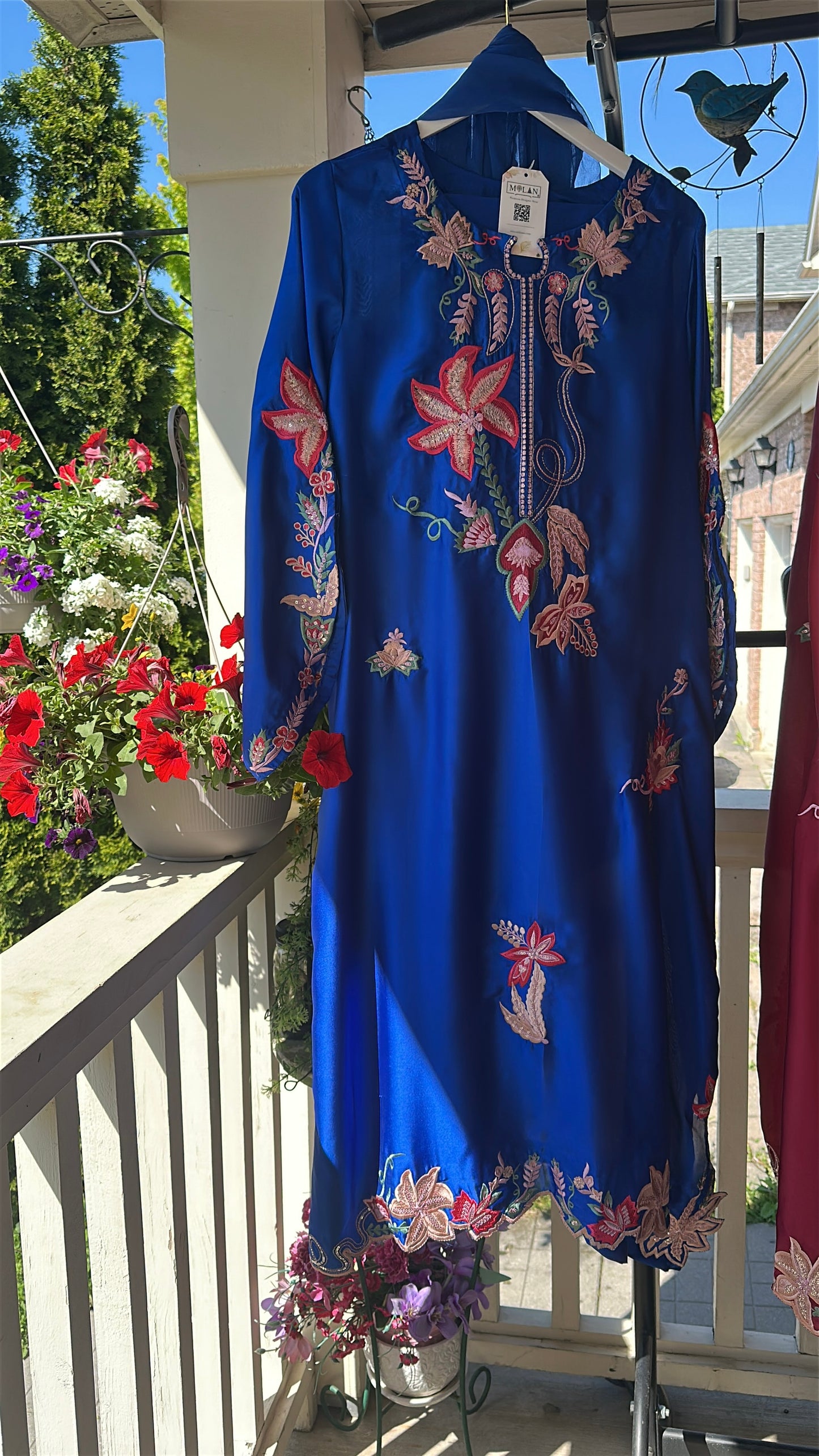 💙 Royal Dusk Élan – Bold Elegance with a Regal Glow