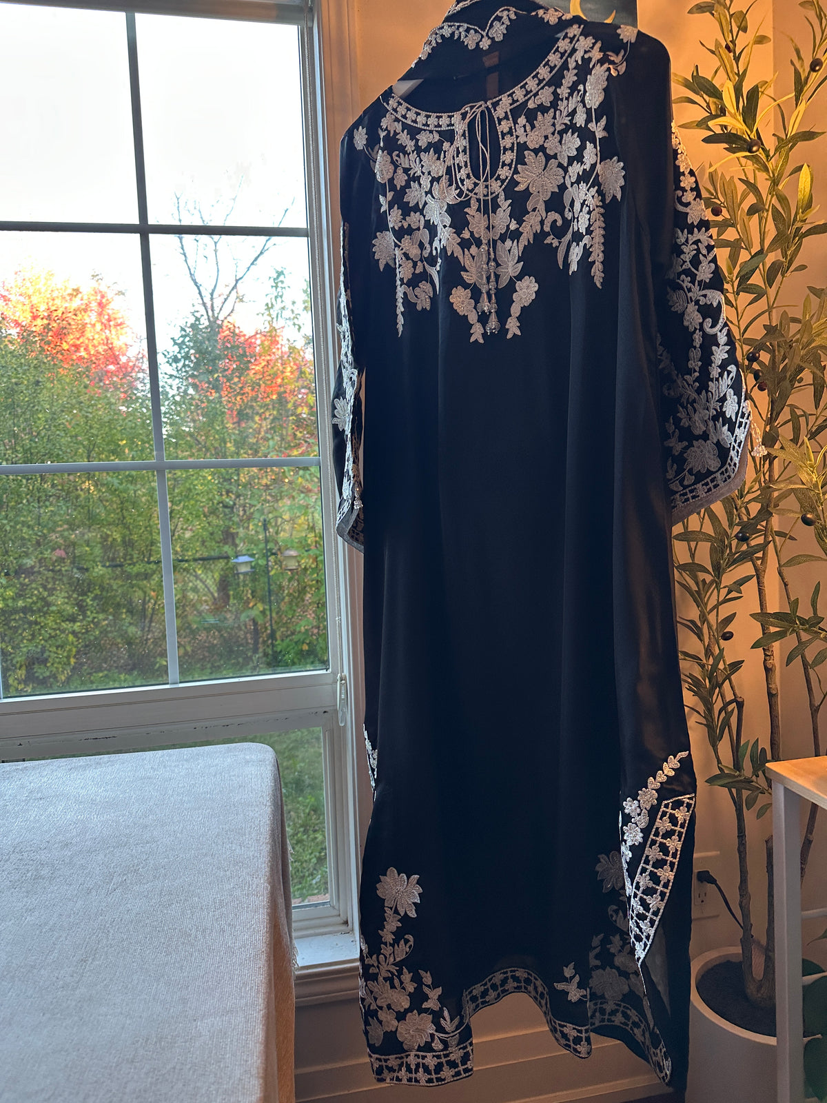 Raat ki Rani / Black Silk — 3-Piece Set