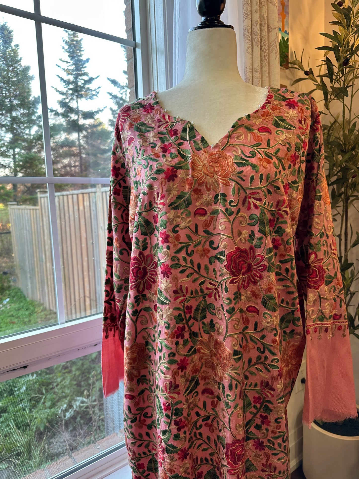 Gulabi Mehfil – Heritage Kaftan Series