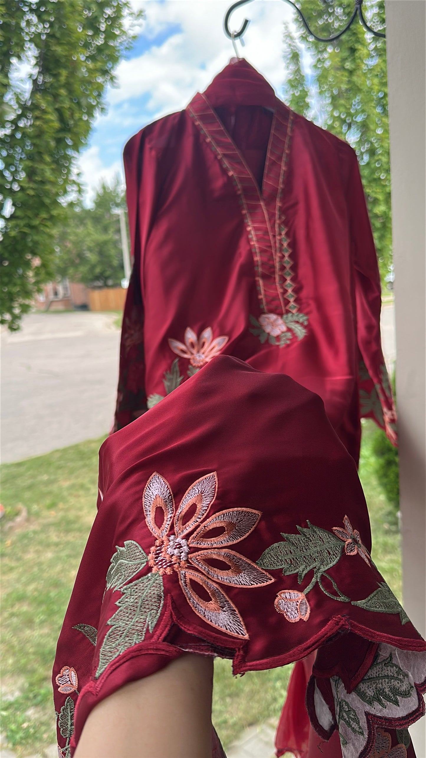 Mehrza – Embroidered Silk Kaftan 3-Piece Set