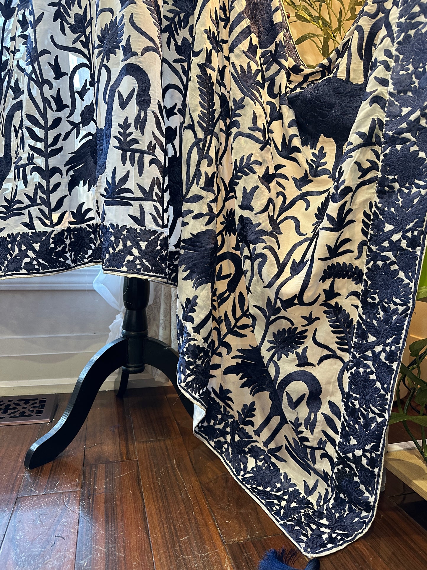 Neeli Yaadein Flamingo Dupatta – Hand-Embroidered