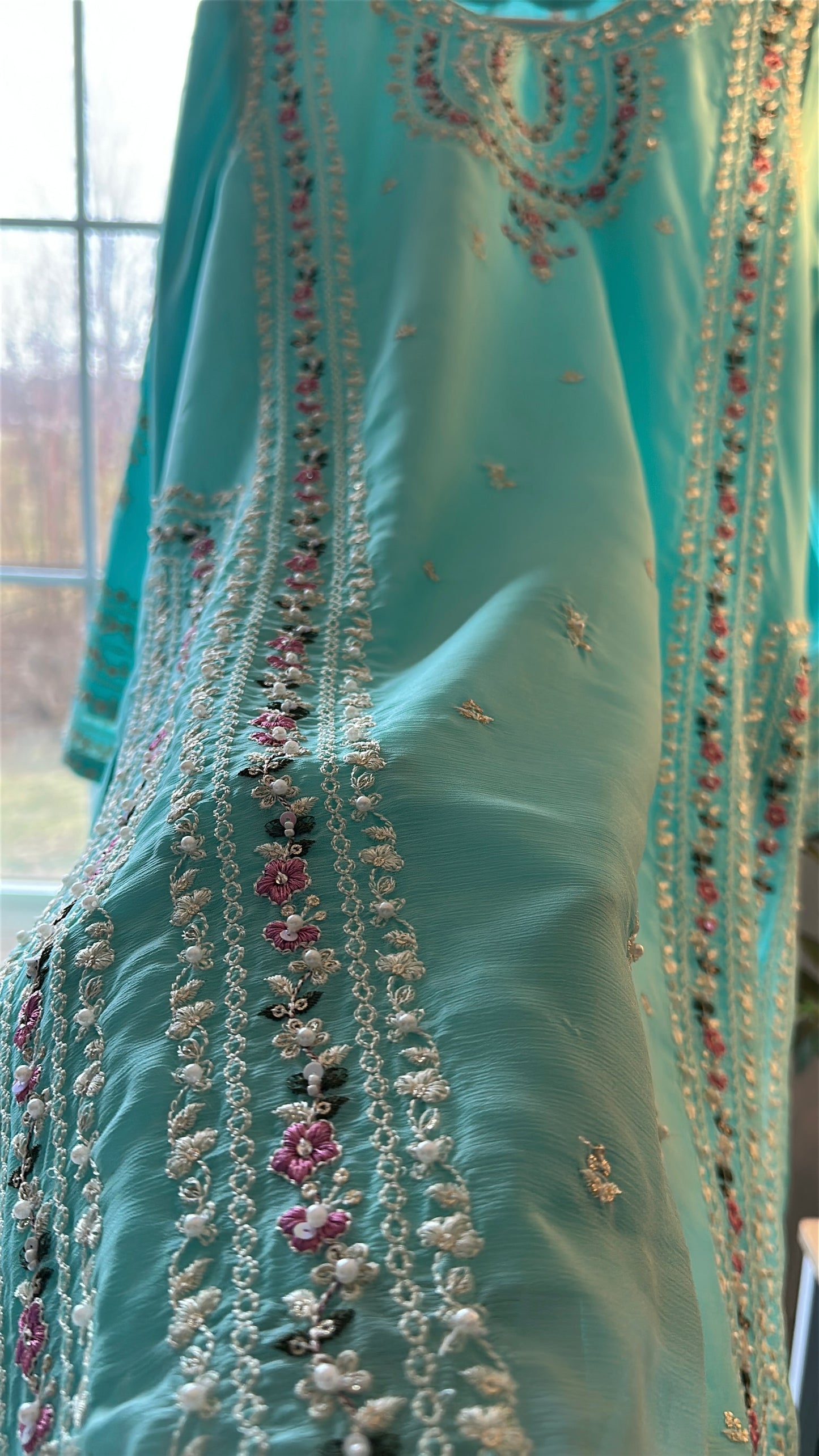 Azure Élan – A Breath of Soft Elegance