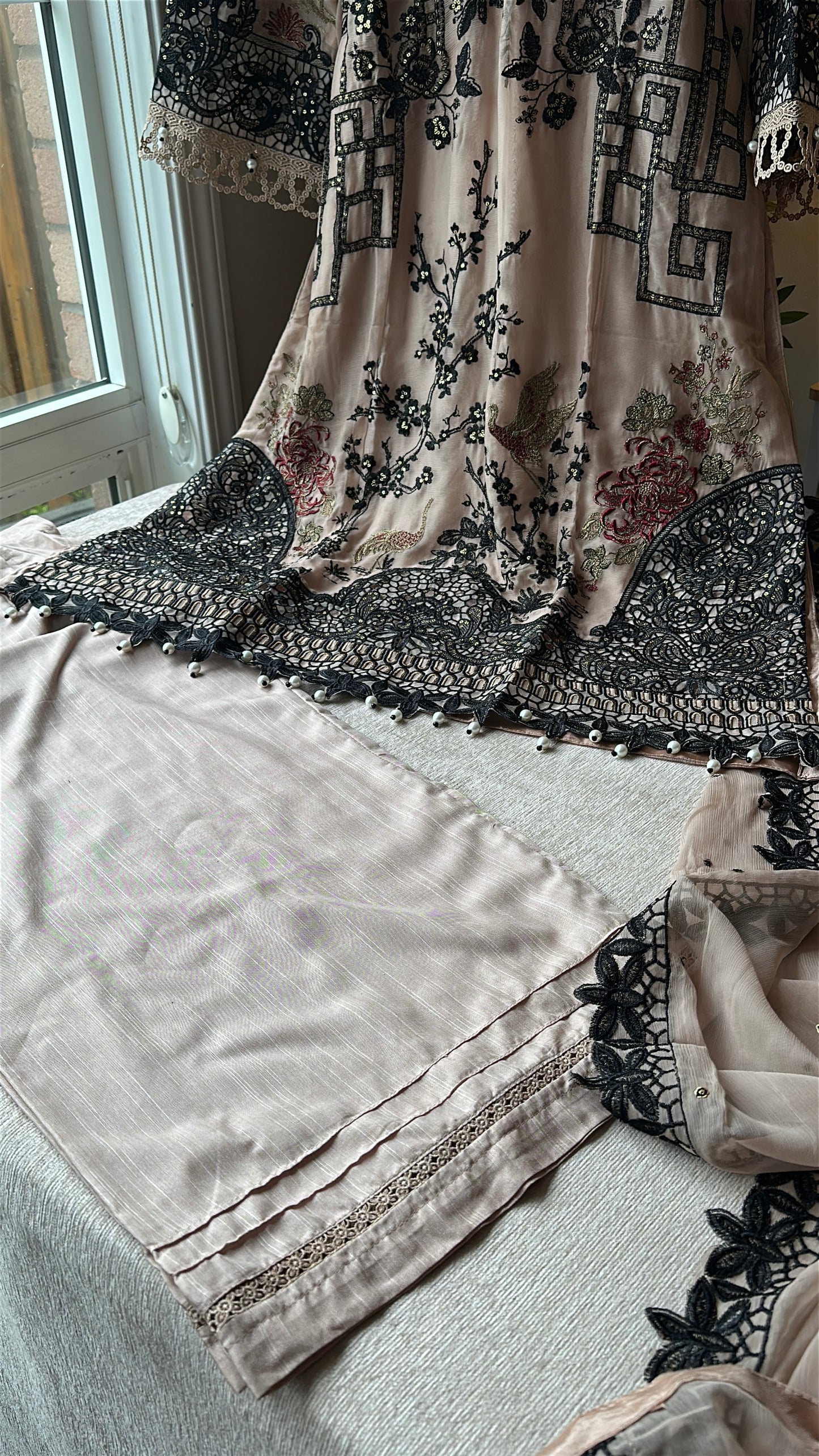 Mink Rosé Élan – A Soft Symphony of Romance & Luxury