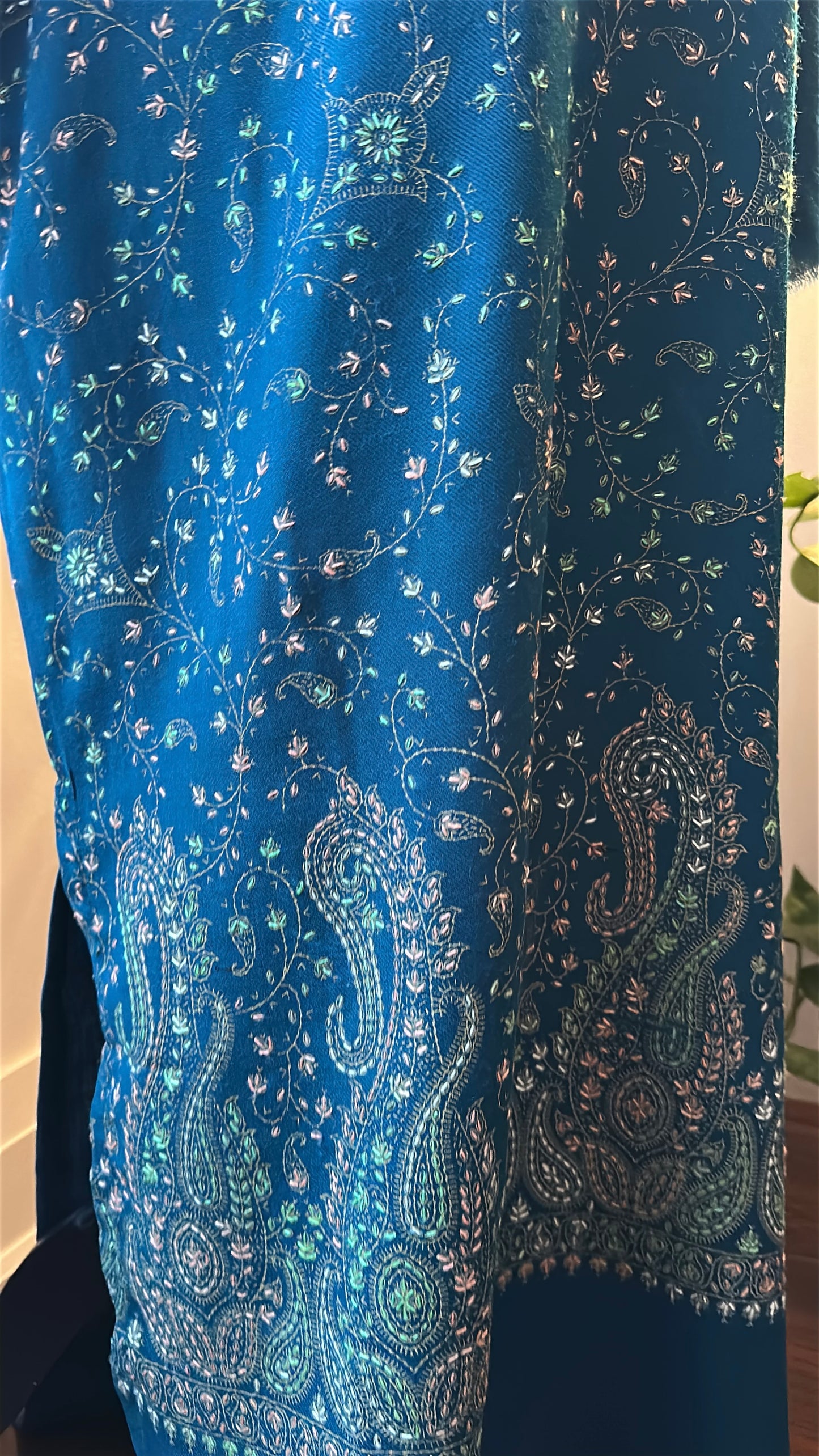 Neelam-e-Kalam – Pashmina Long Shawl Shirt